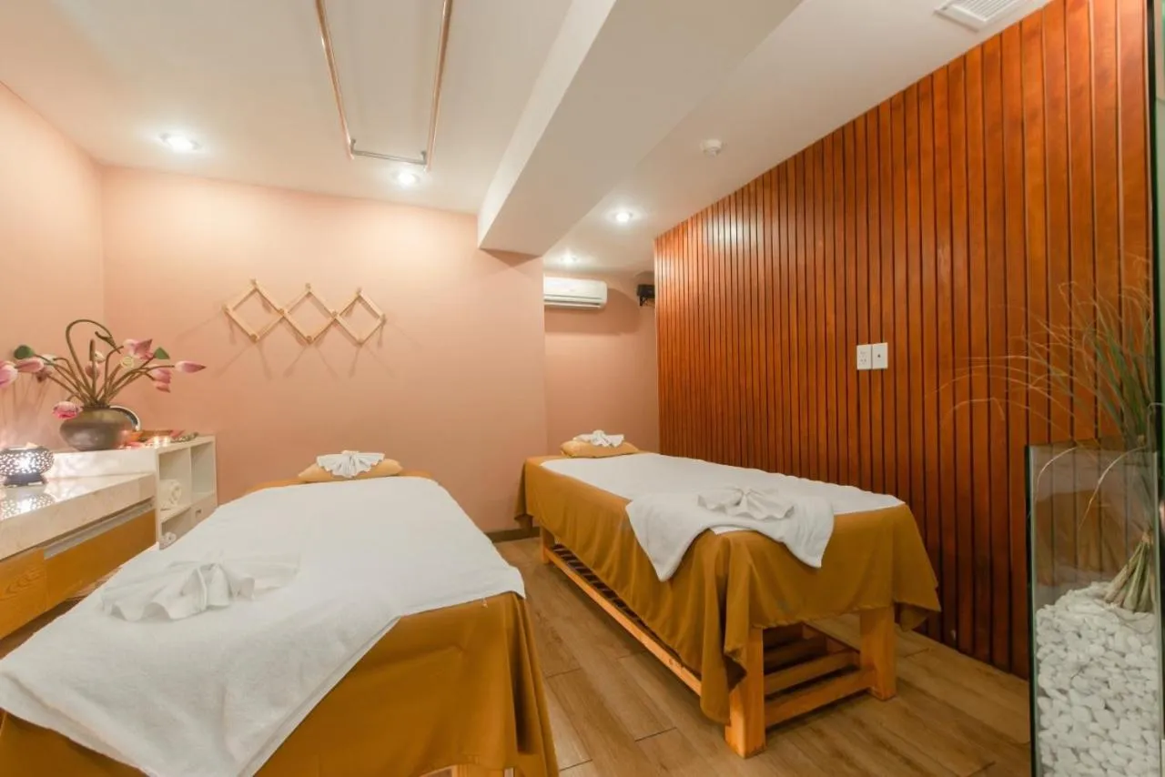Sauna, Bed in Nha Trang Palace Hotel