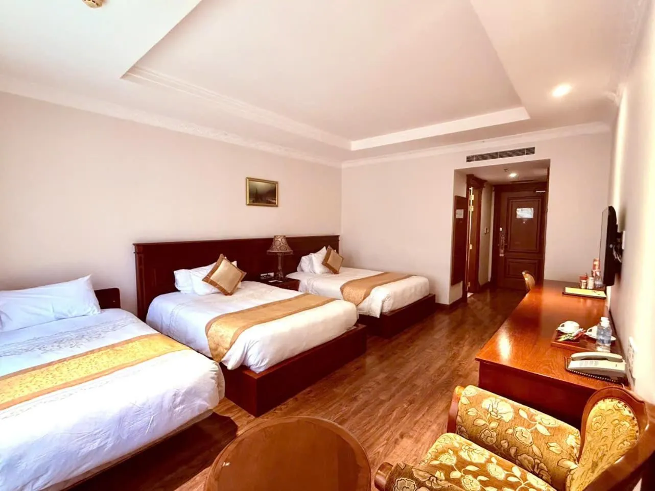 Bed in Nha Trang Palace Hotel