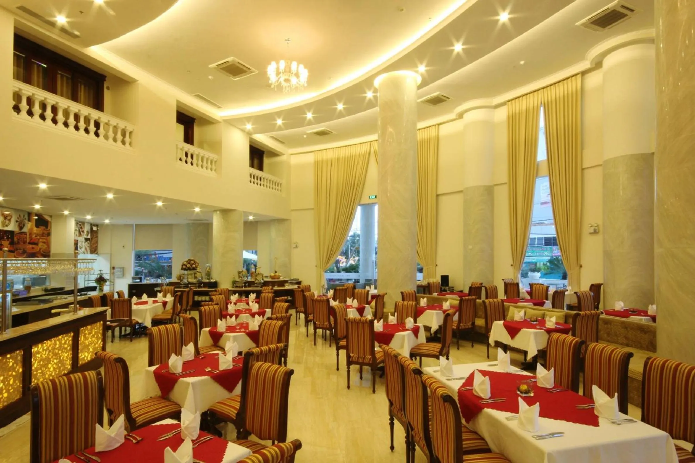Restaurant/places to eat in Nha Trang Palace Hotel
