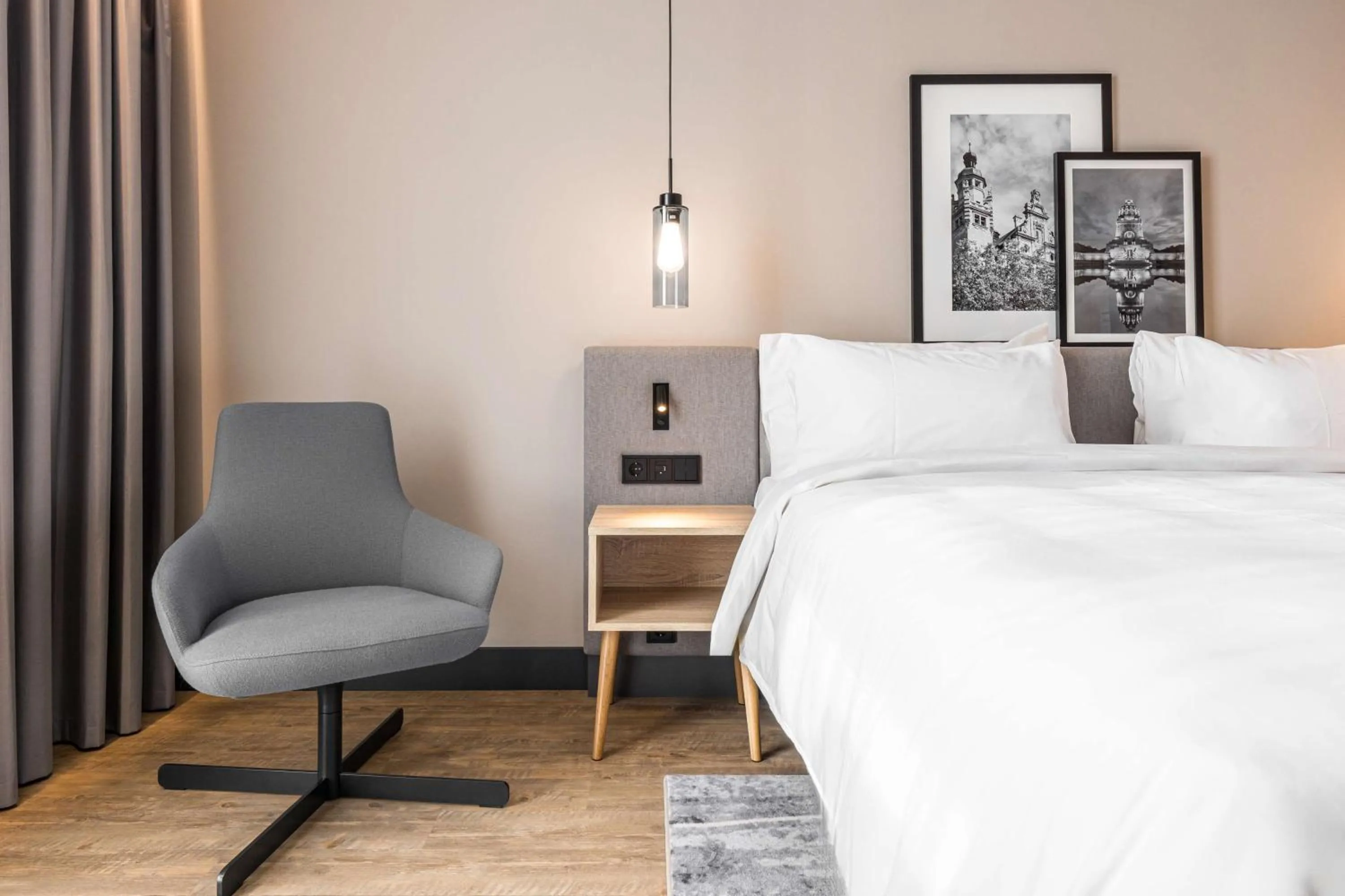 Bedroom, Bed in Radisson Hotel Leipzig