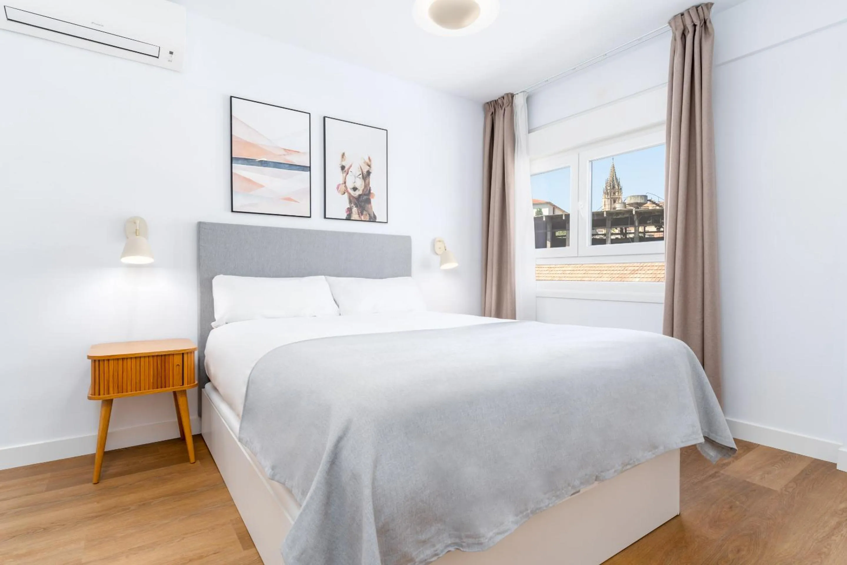Bed in Limehome Oviedo Calle Postigo Bajo