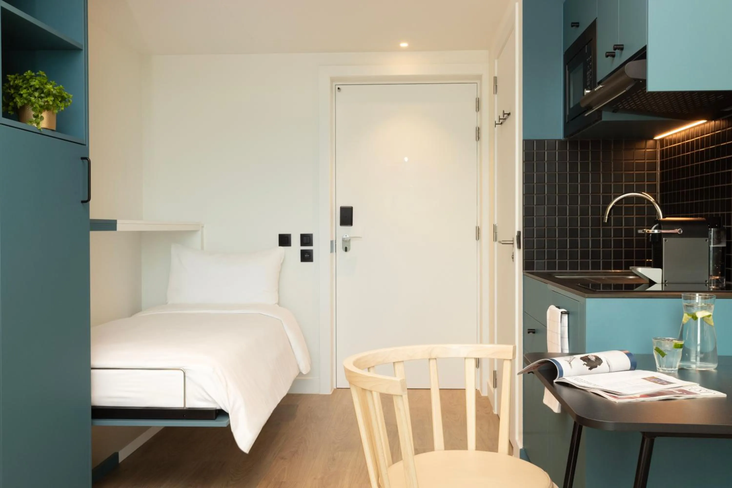 Dining area, Bed in Aparthotel Adagio Access Brussels Airport