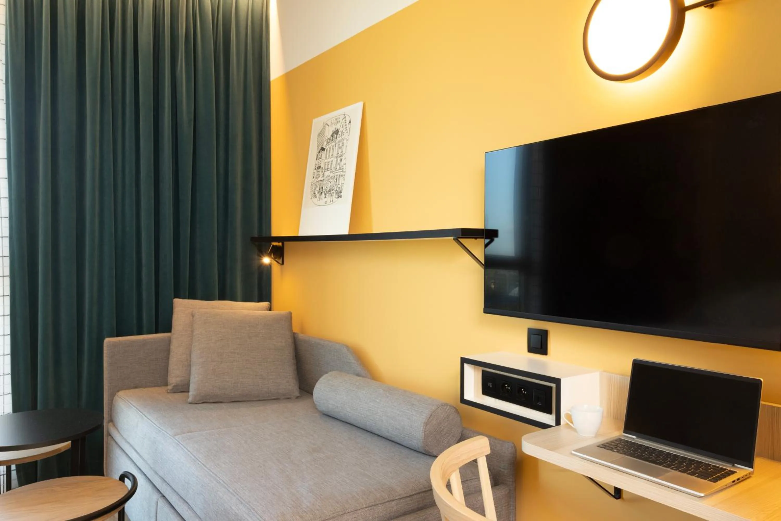 TV and multimedia in Aparthotel Adagio Access Brussels Airport