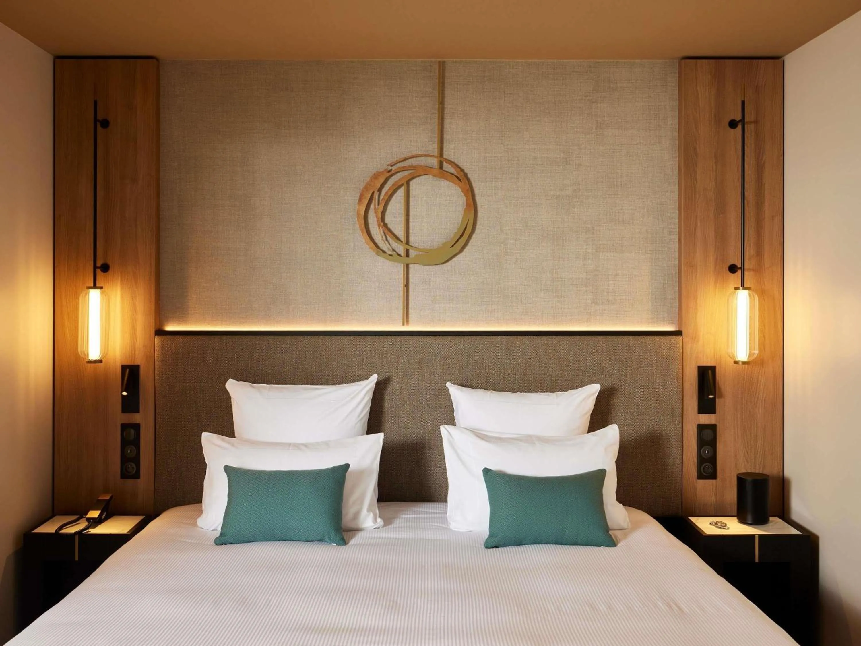 Bedroom, Bed in Domaine du Liziec Vannes - MGallery Collection