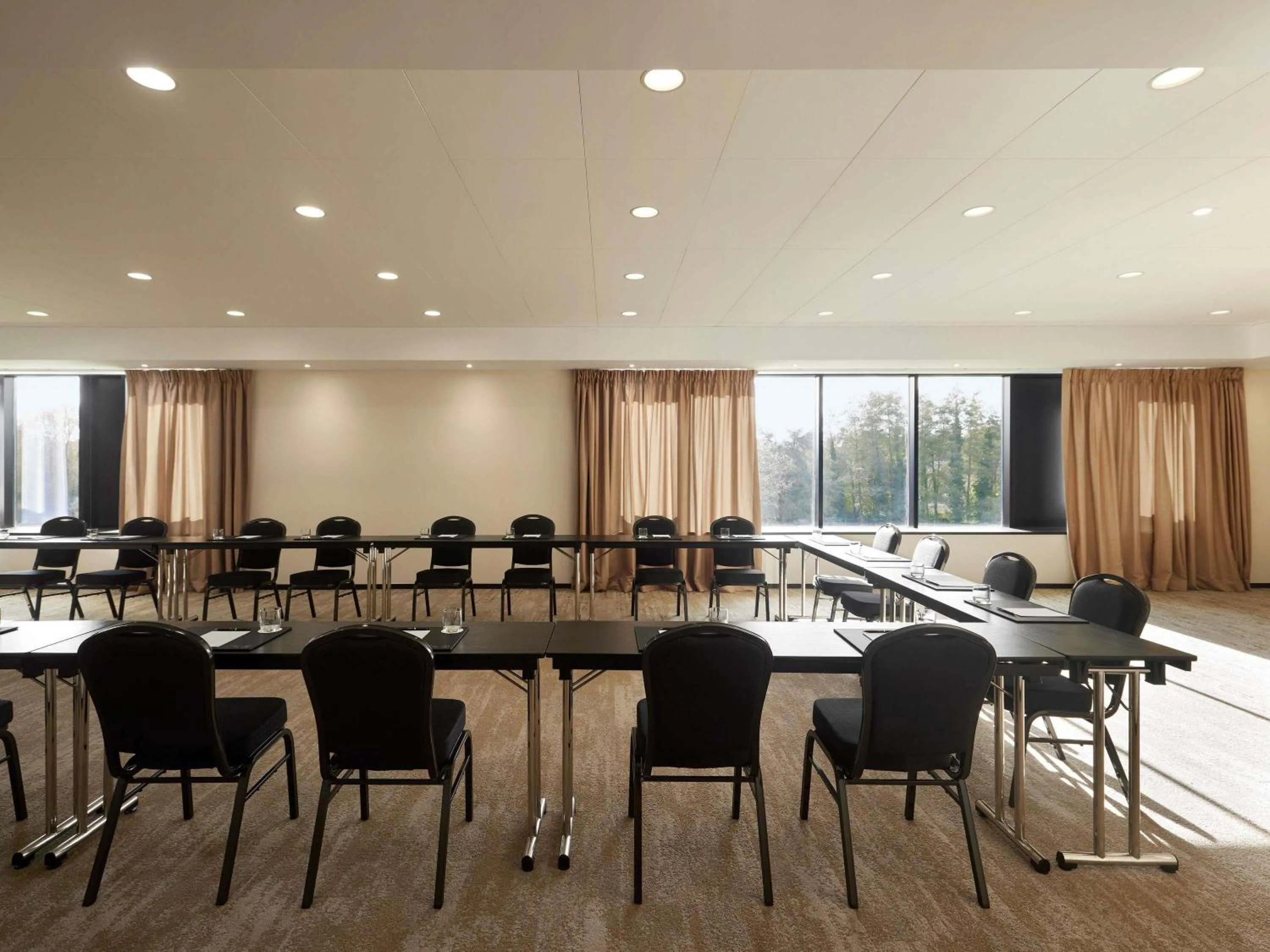 Meeting/conference room in Domaine du Liziec Vannes - MGallery Collection