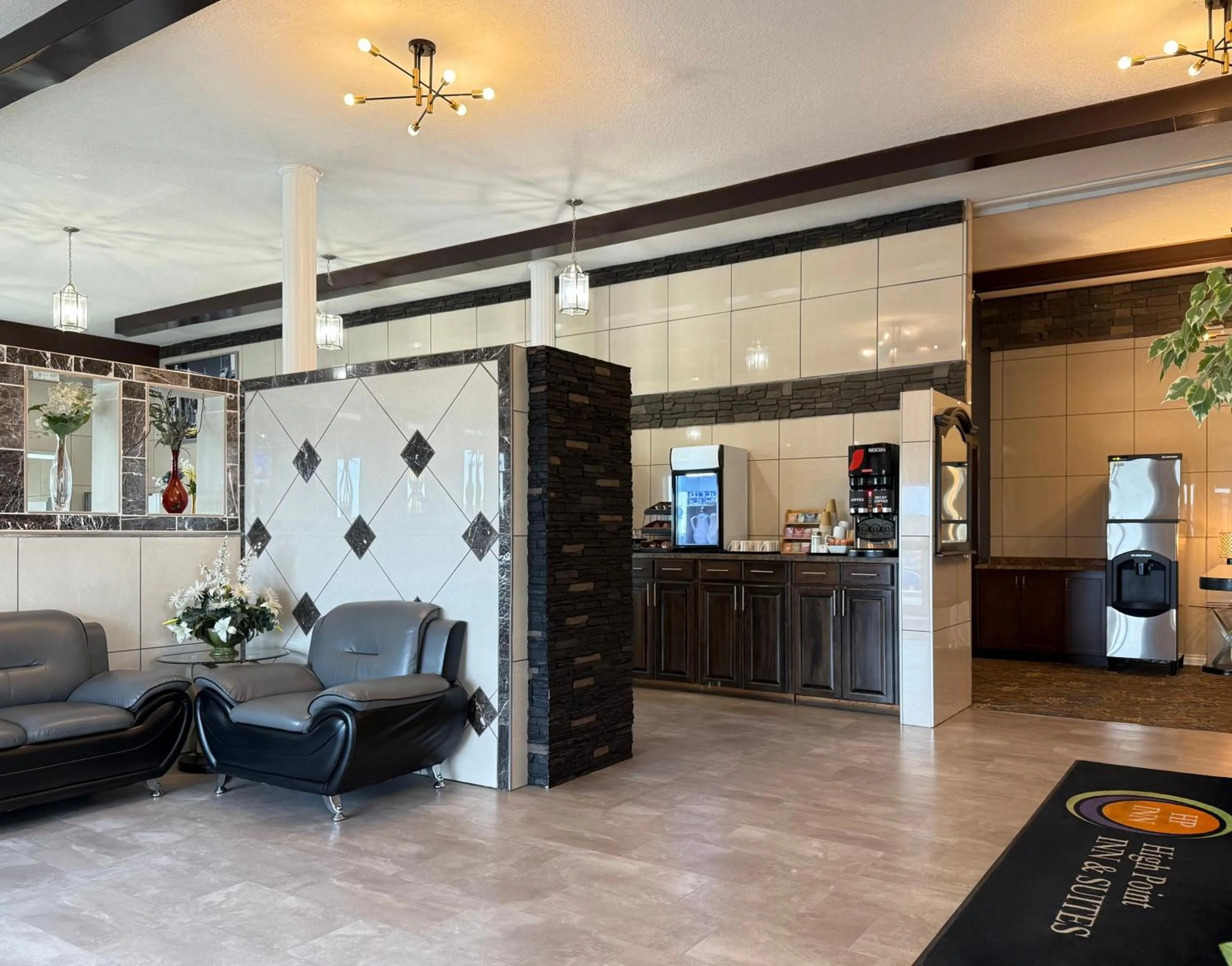 Lobby or reception in High Point Inn & Suites Peace River