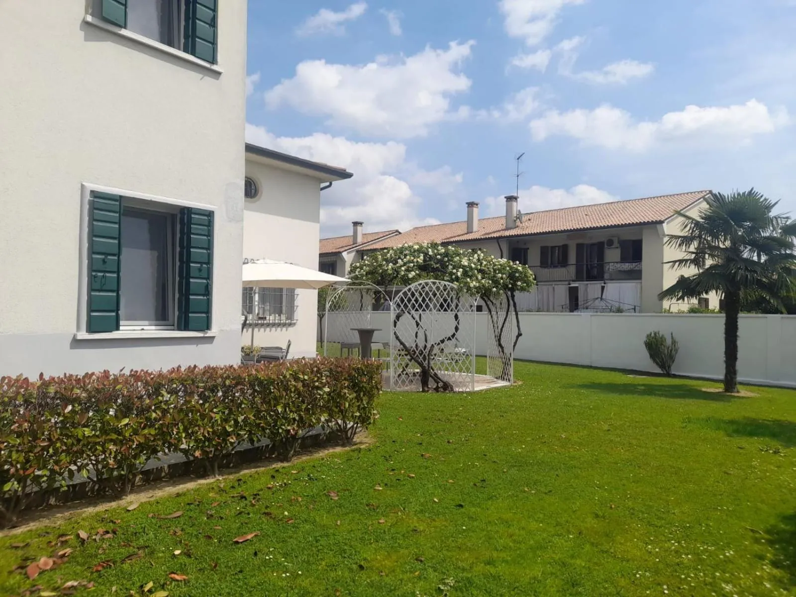 Garden view in B&B Villa Griselda