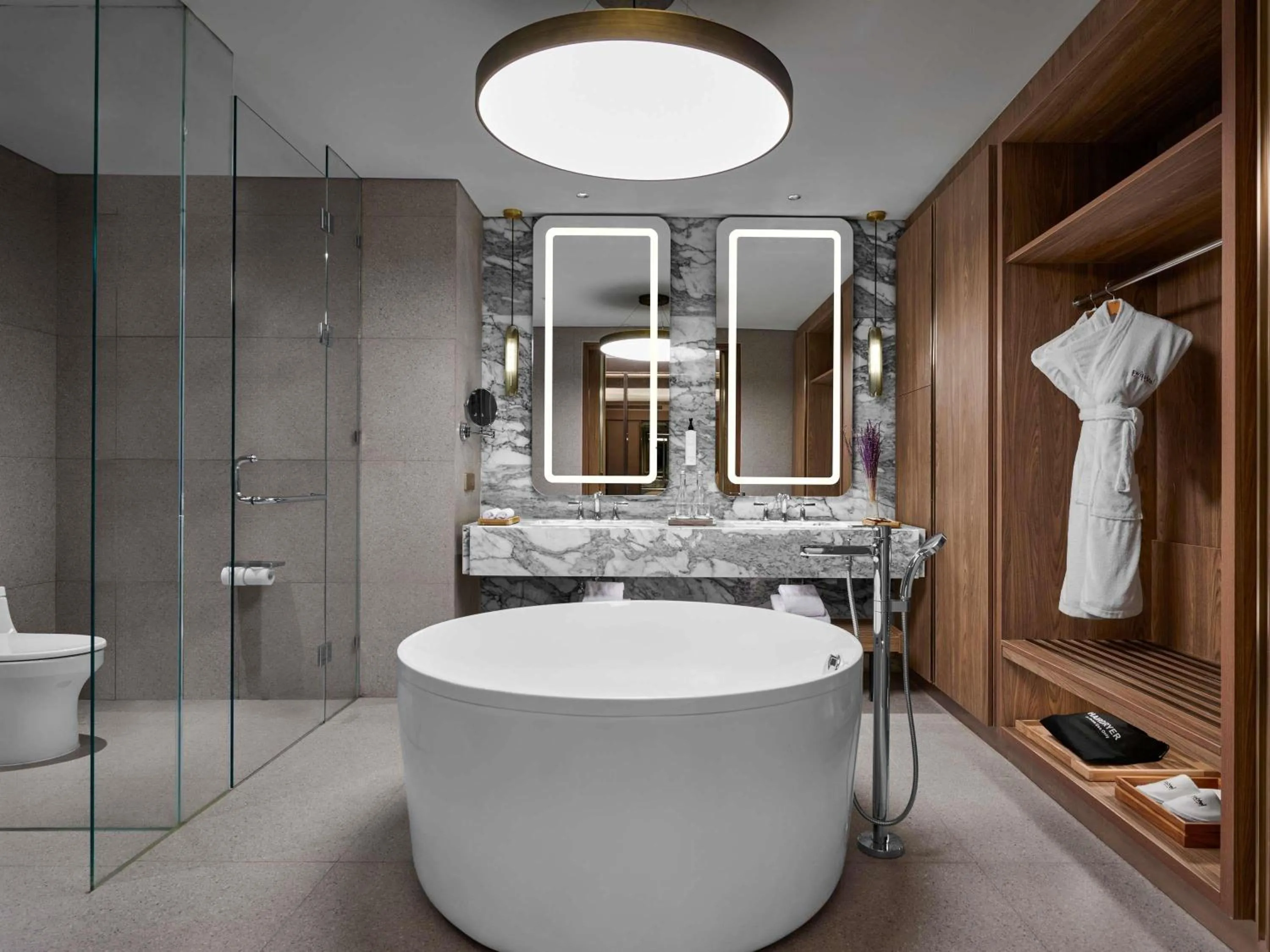 Bedroom in Swissôtel Nusantara