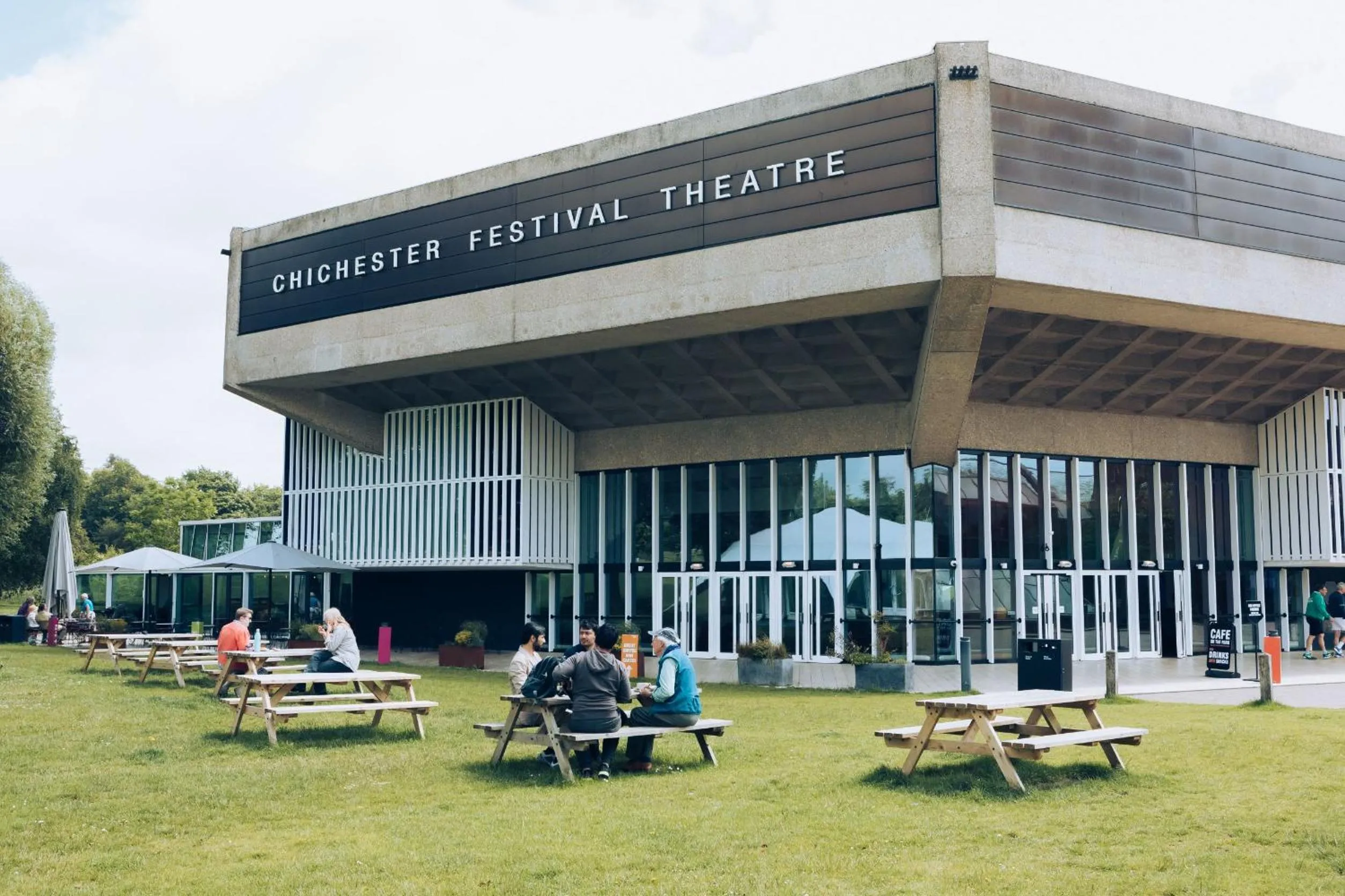 Day in East Pallant Bed and Breakfast, Located in Large Georgian Townhouse in Central Chichester