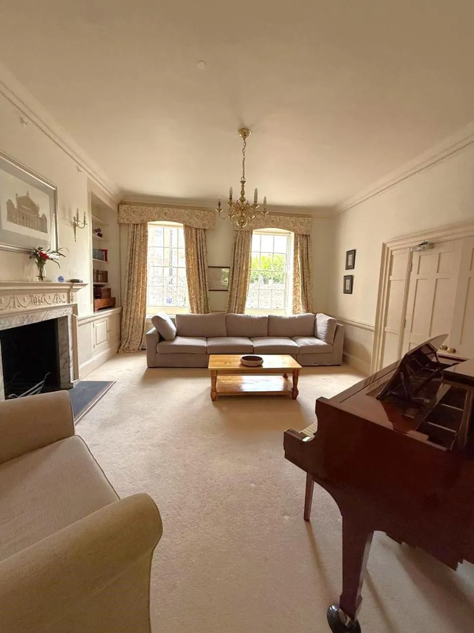 Living room in East Pallant Bed and Breakfast, Located in Large Georgian Townhouse in Central Chichester