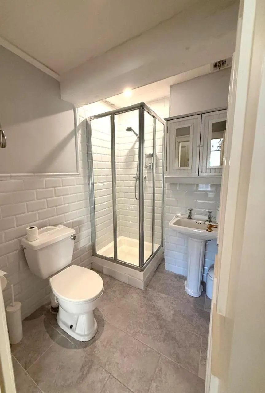 Shower in East Pallant Bed and Breakfast, Located in Large Georgian Townhouse in Central Chichester