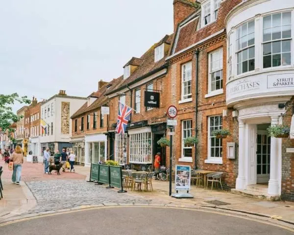 Neighbourhood in East Pallant Bed and Breakfast, Located in Large Georgian Townhouse in Central Chichester