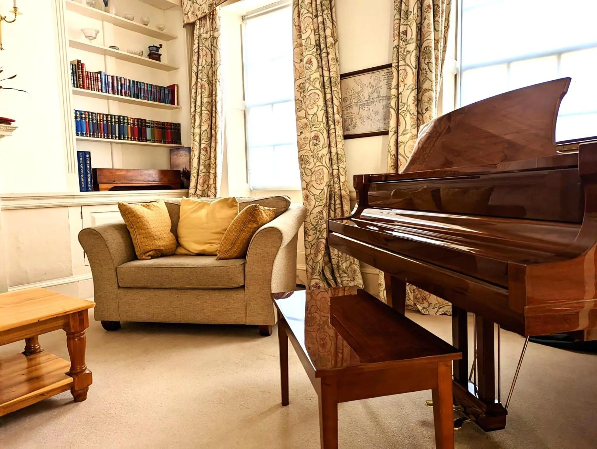 Living room in East Pallant Bed and Breakfast, Located in Large Georgian Townhouse in Central Chichester