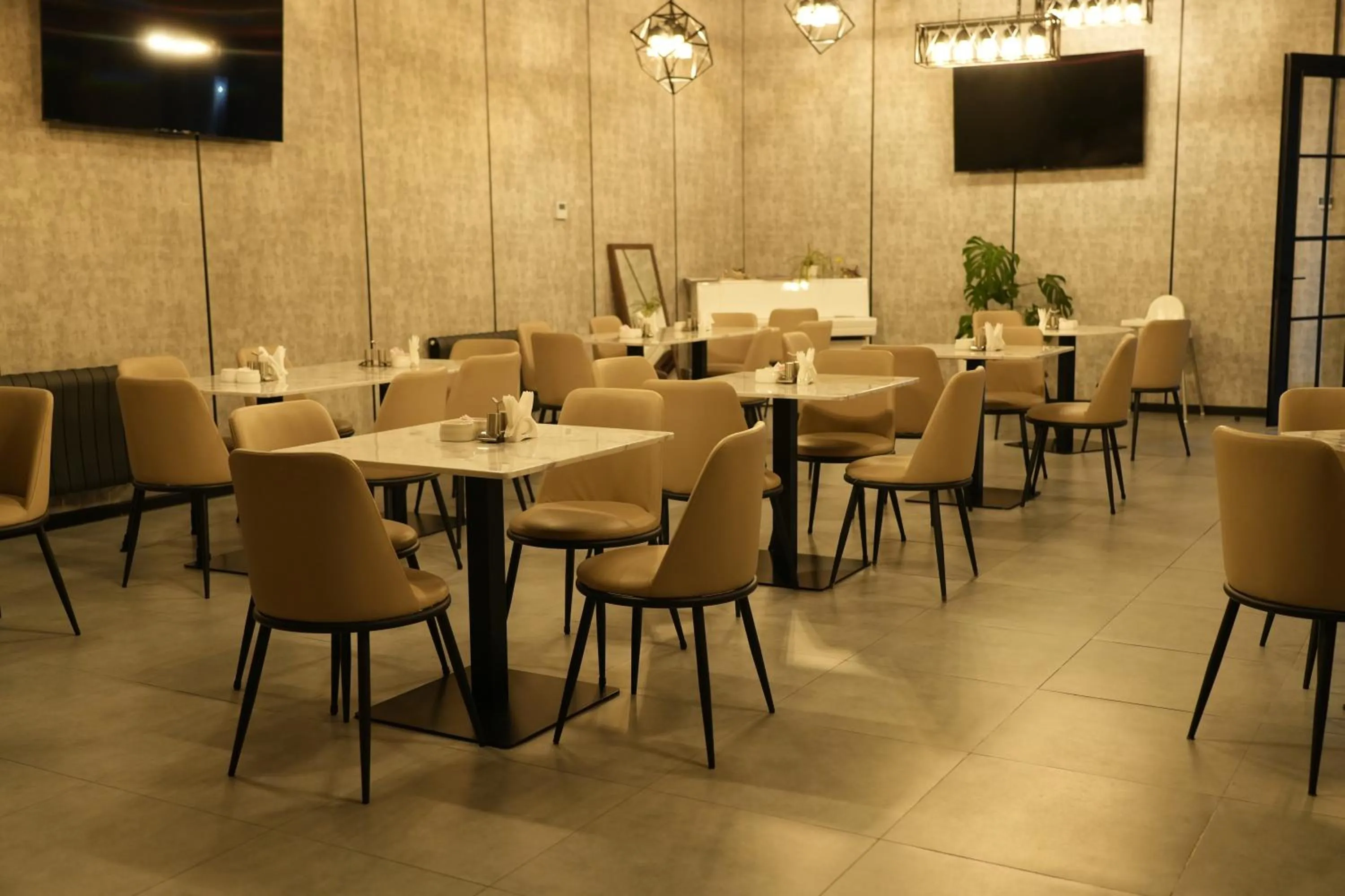 Restaurant/places to eat in Silk Road Premium Hotel