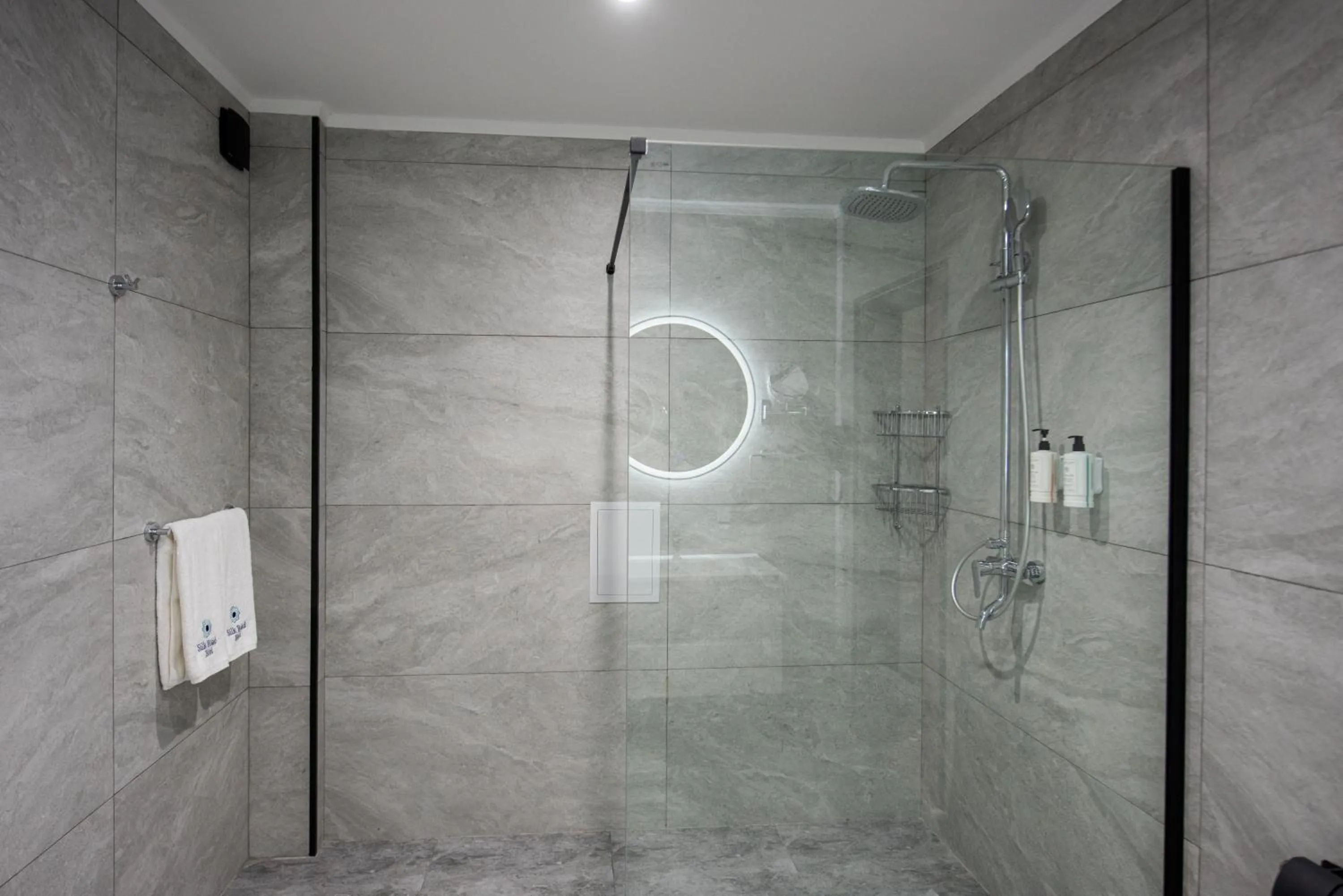 Shower in Silk Road Premium Hotel
