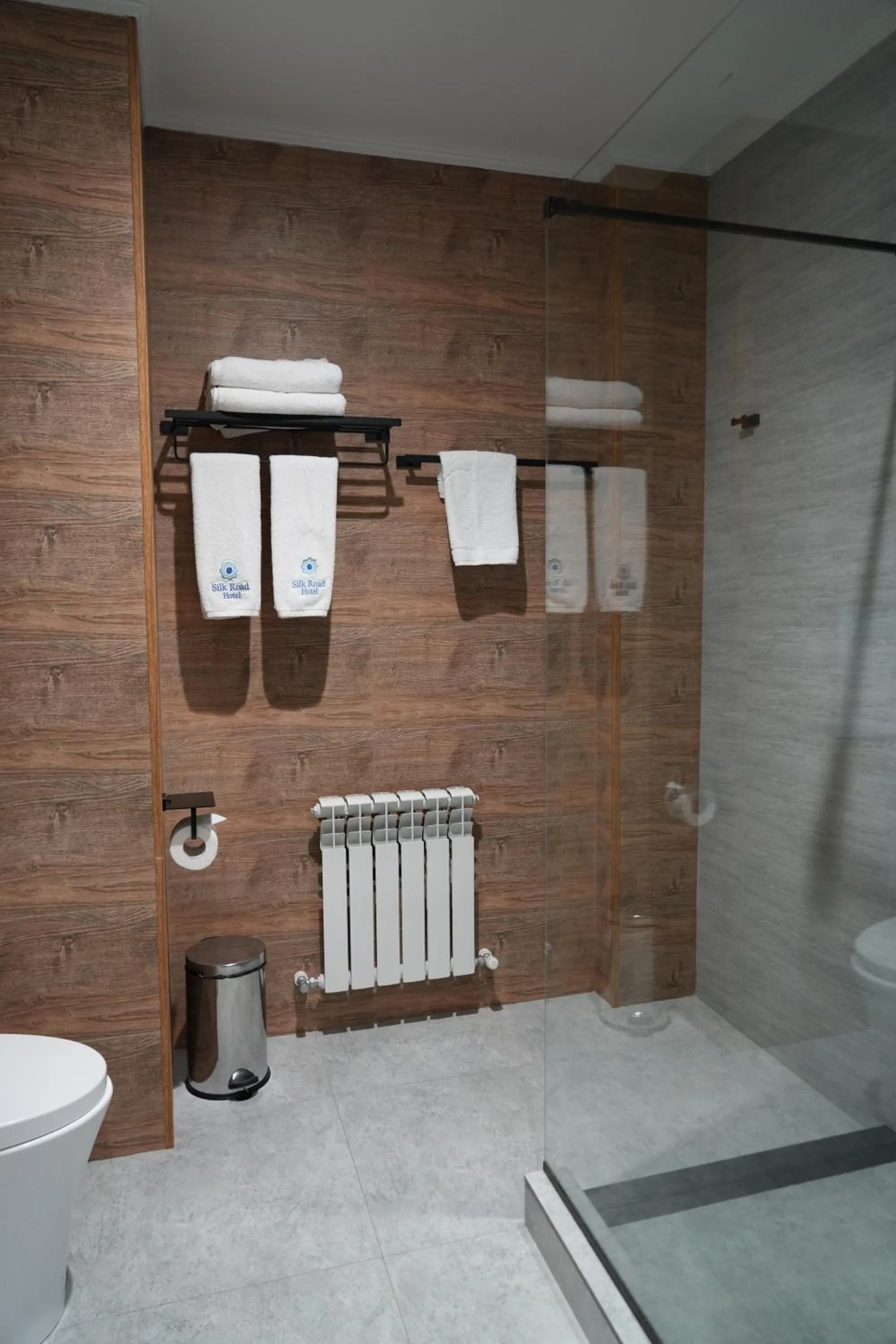 Shower in Silk Road Premium Hotel