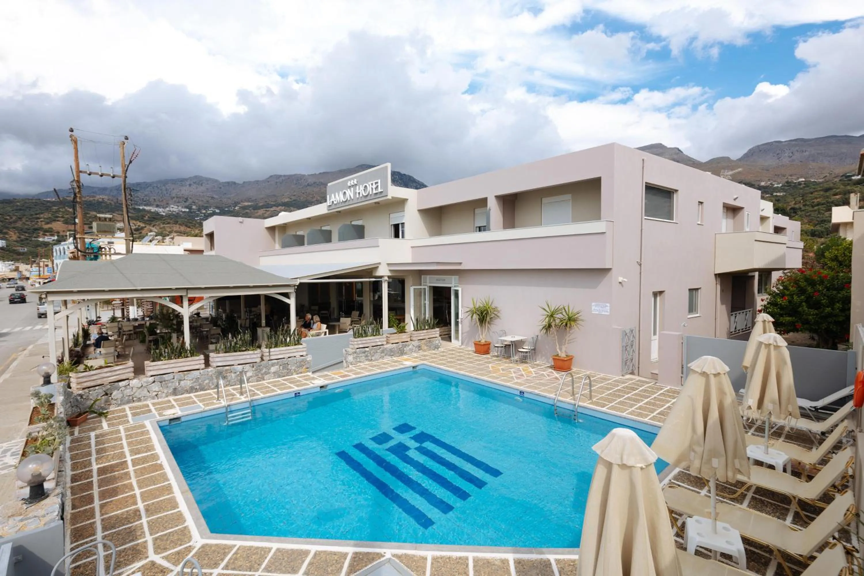 Property building in Lamon Hotel