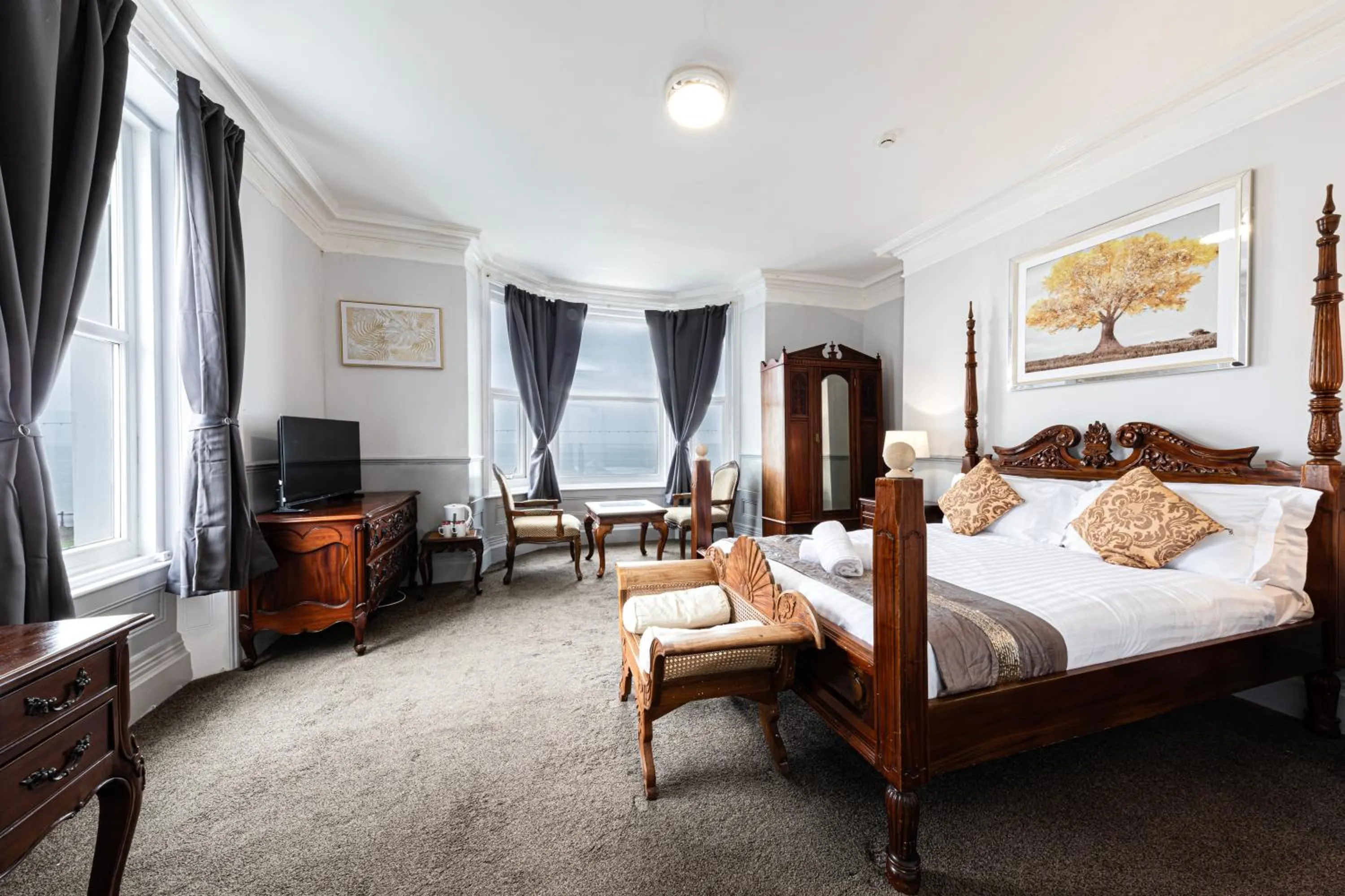 Bed in The Manor Hotel