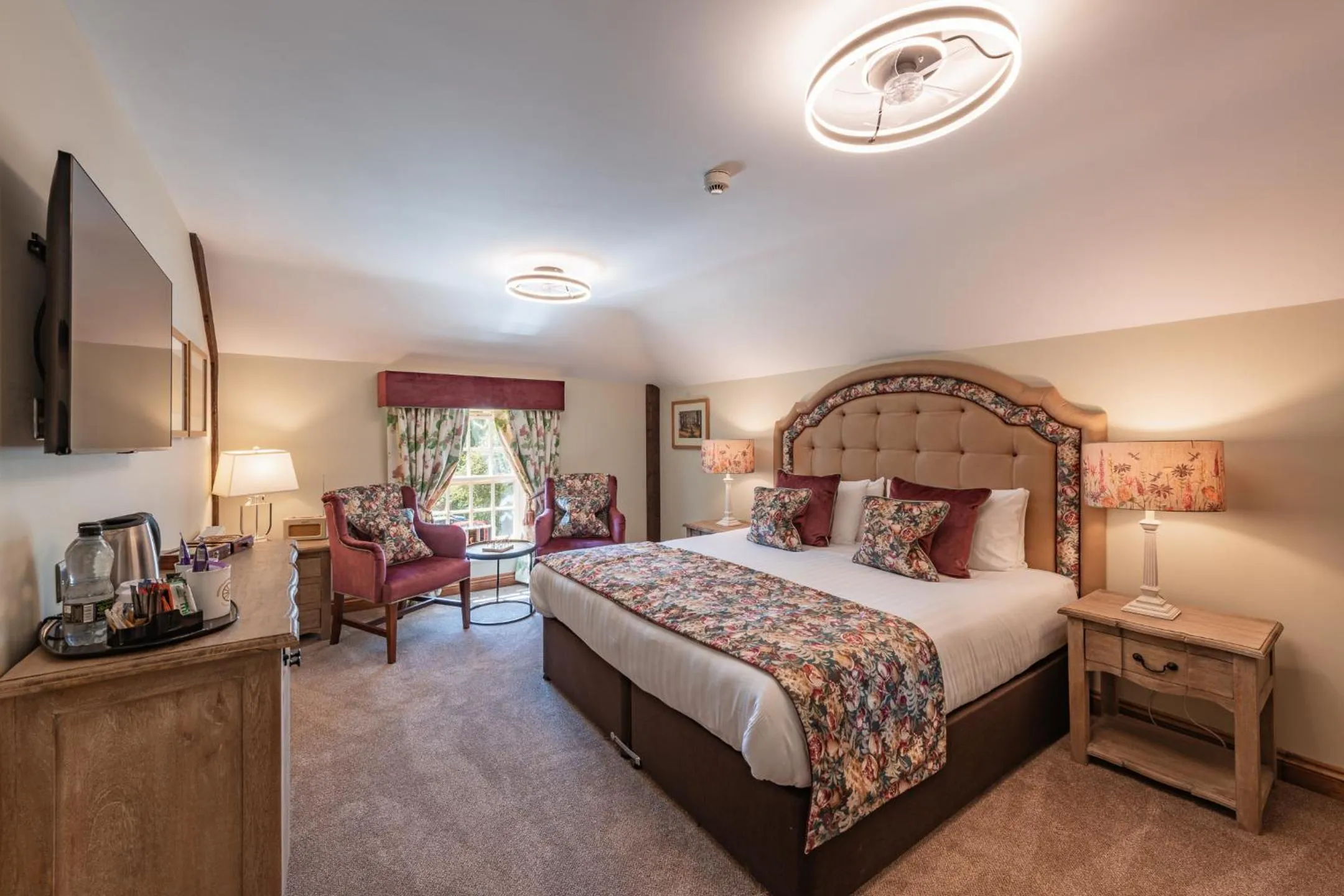 Bed in The King William IV - The Coaching Inn Group