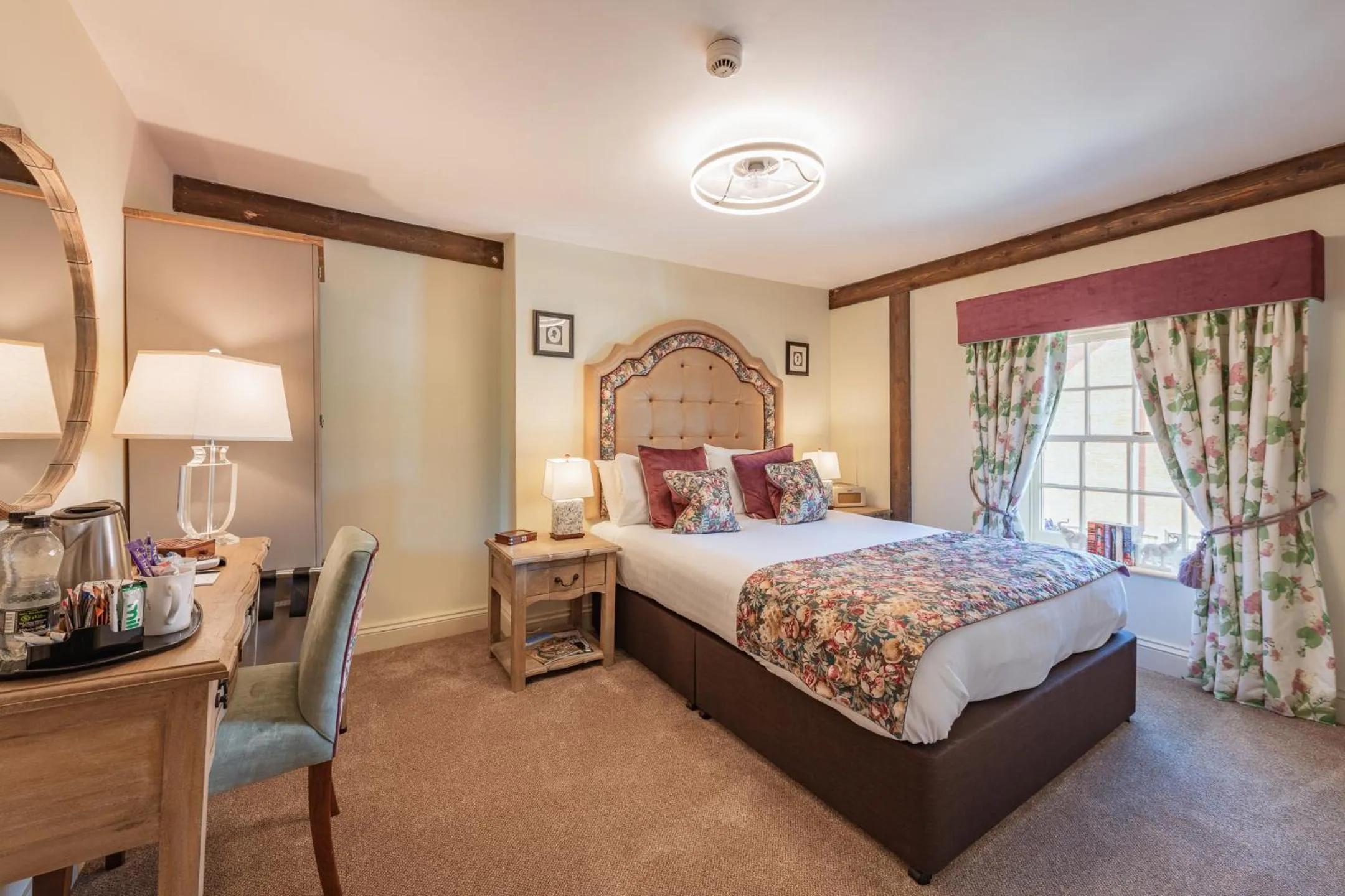 Bed in The King William IV - The Coaching Inn Group