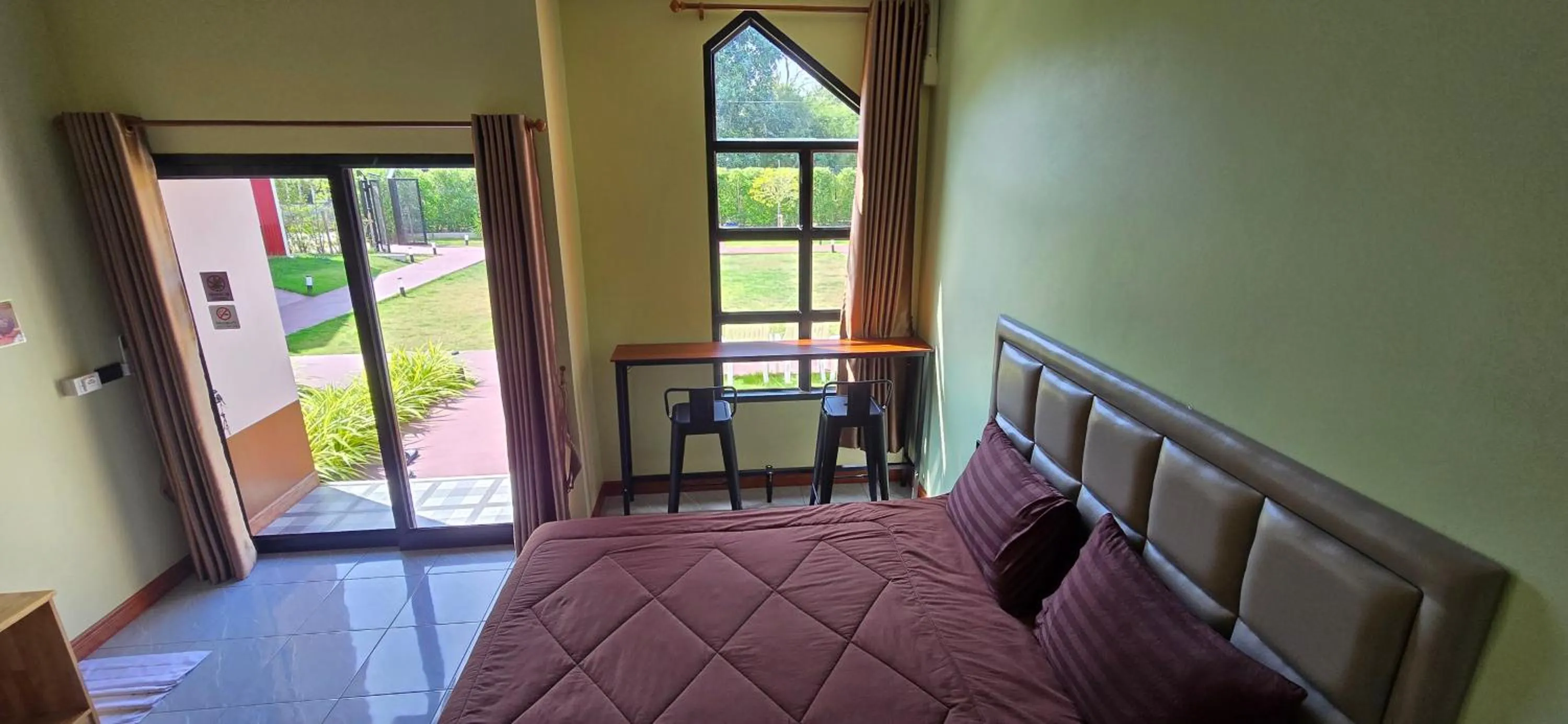 Bed in Khumkatang Resort & Restaurant