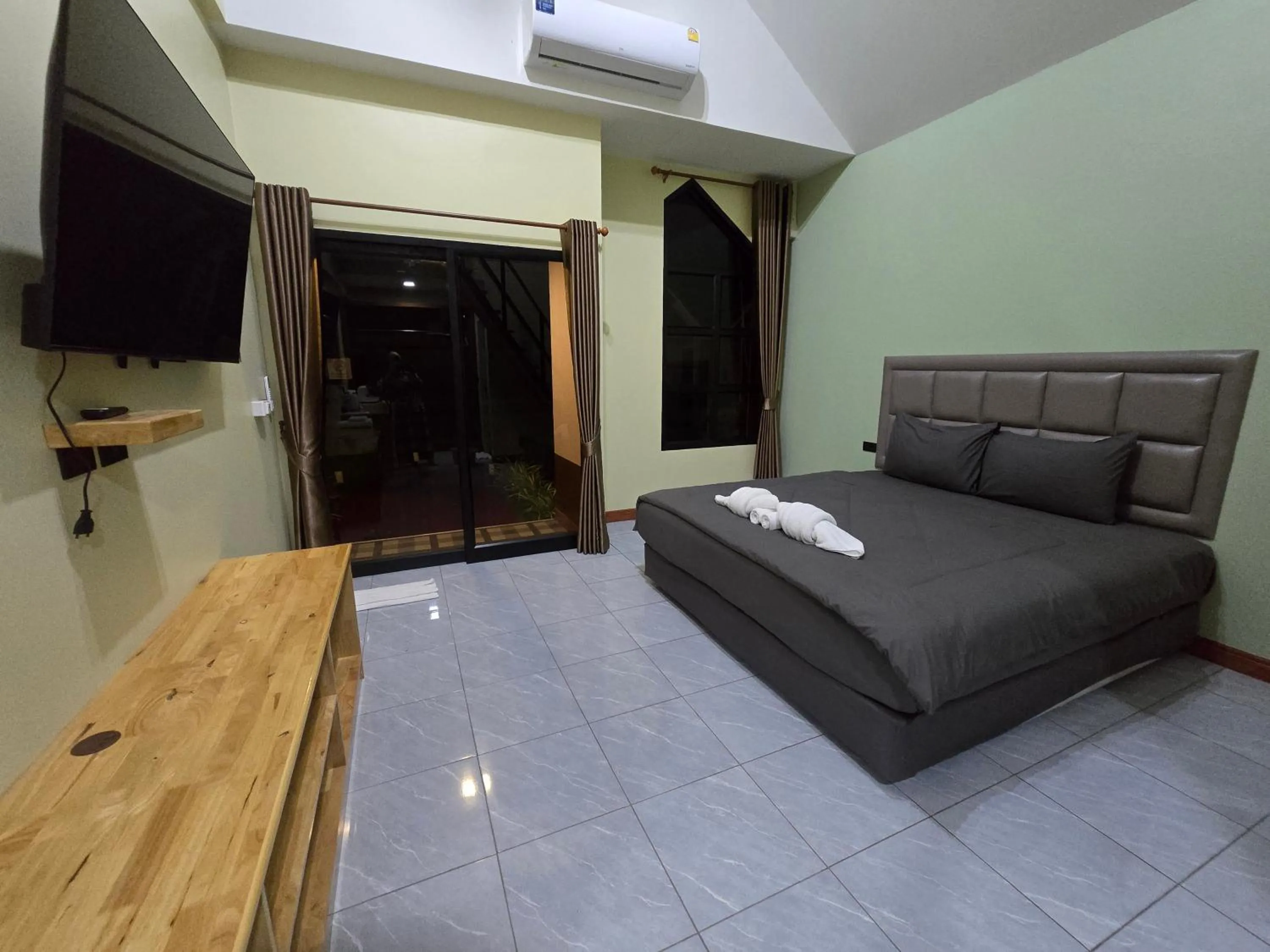 Bed in Khumkatang Resort & Restaurant