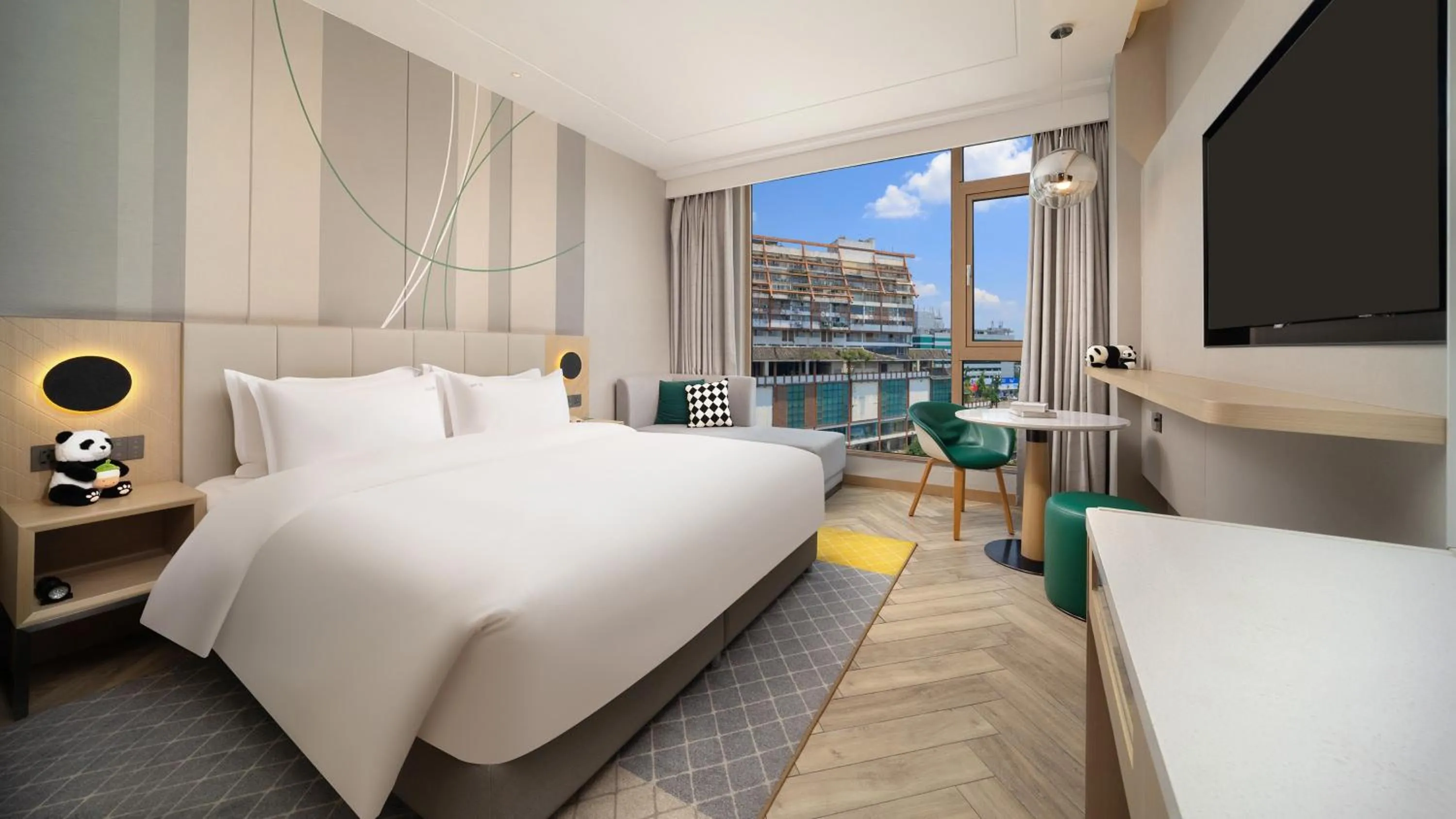 Photo of the whole room, Bed in Holiday Inn Dujiangyan Ancient Town by IHG