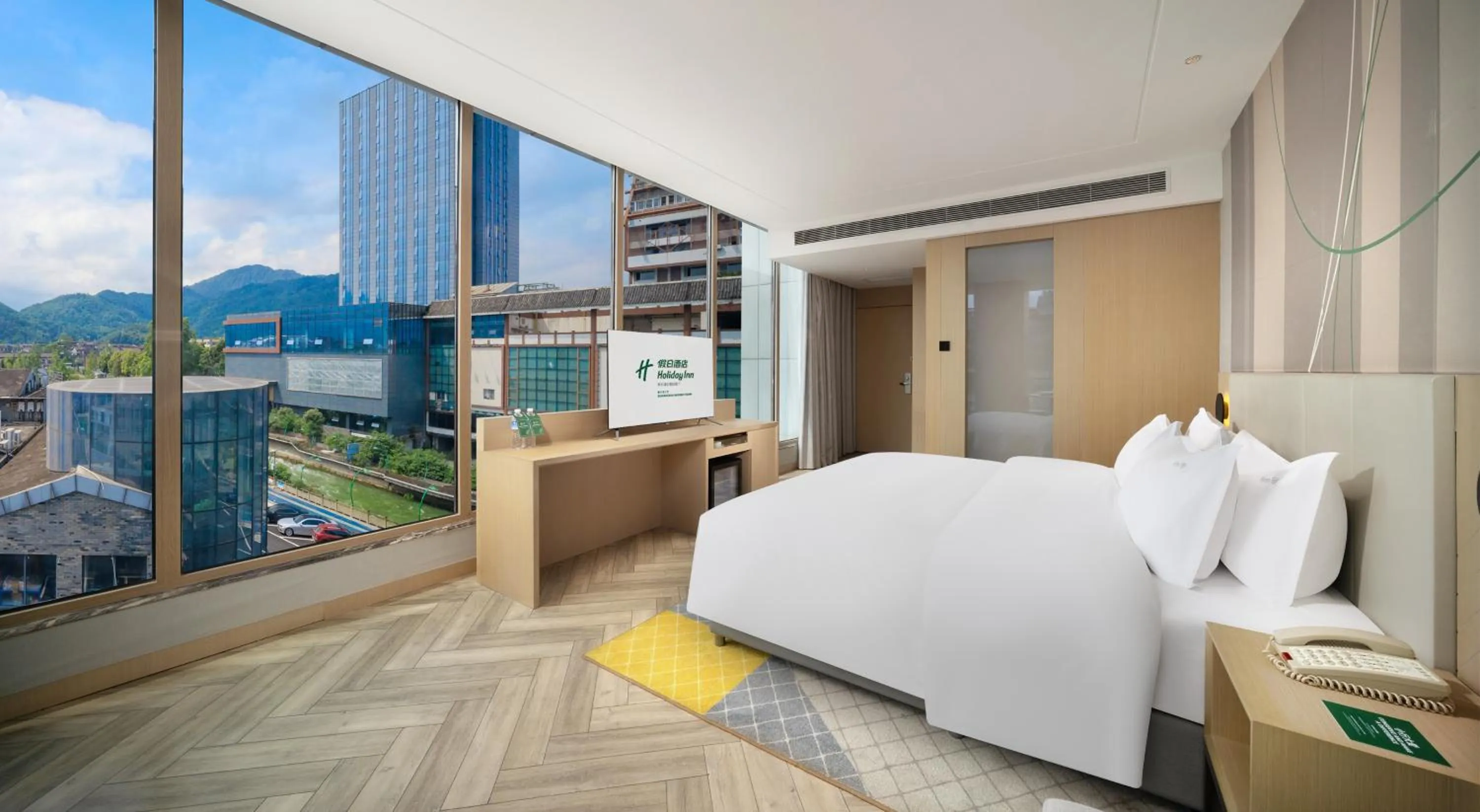 Bed in Holiday Inn Dujiangyan Ancient Town by IHG