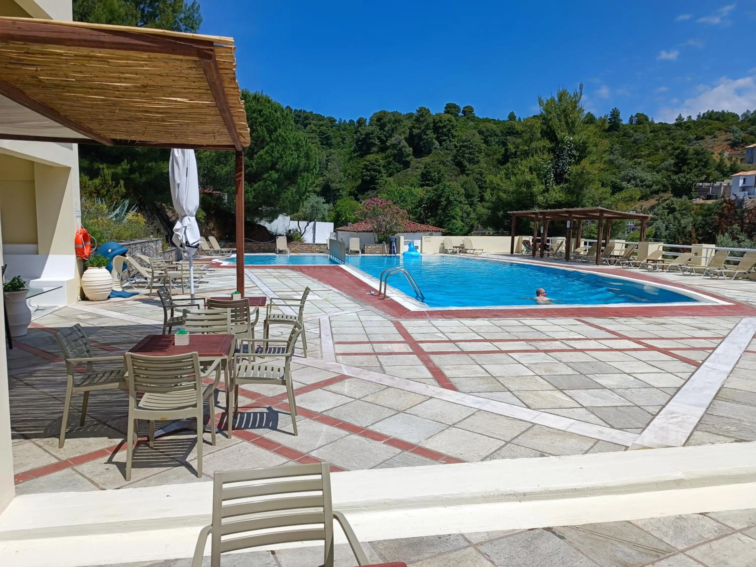 Swimming pool in Kanapitsa Mare Hotel
