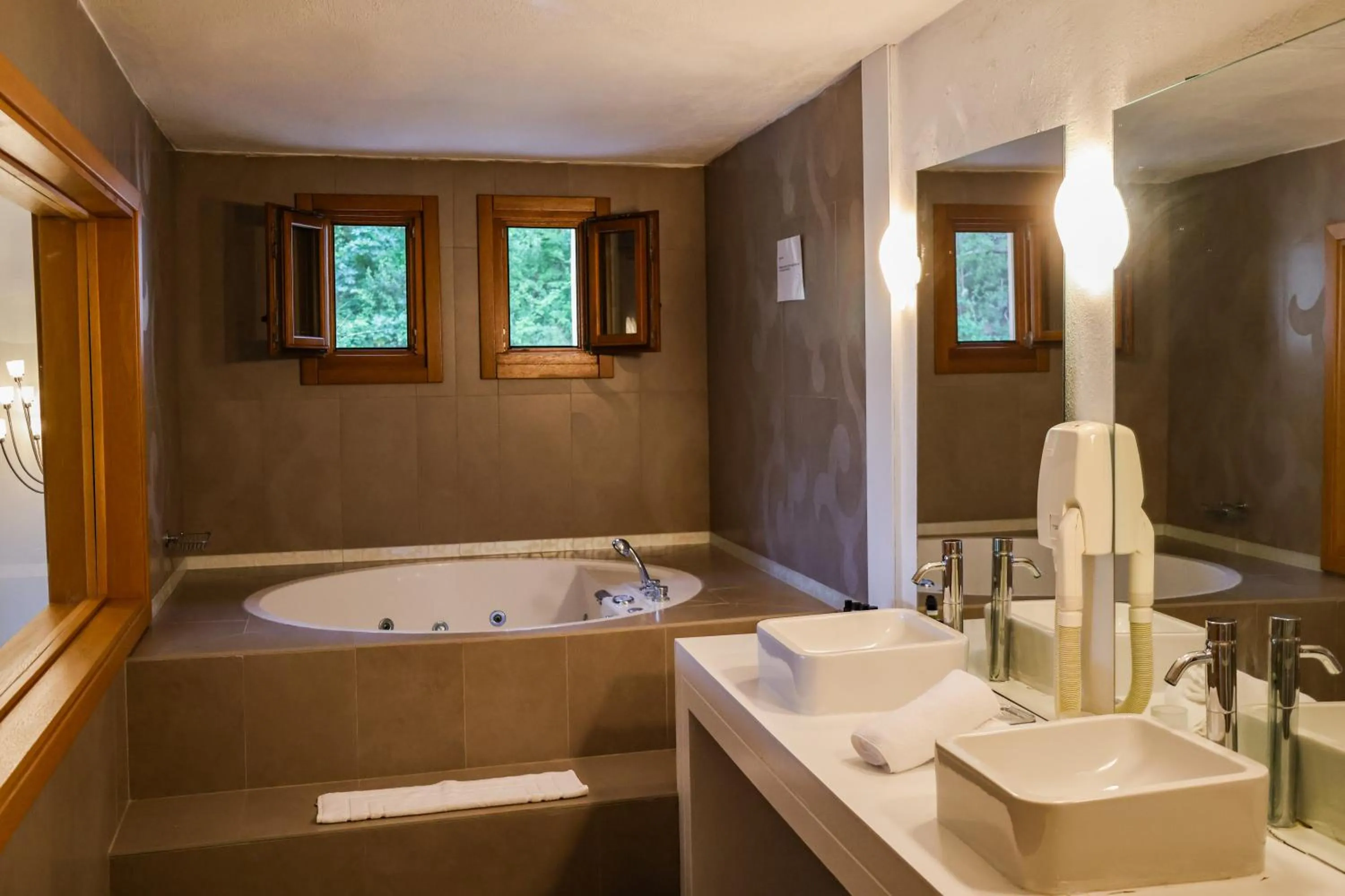 Bathroom in Kanapitsa Mare Hotel