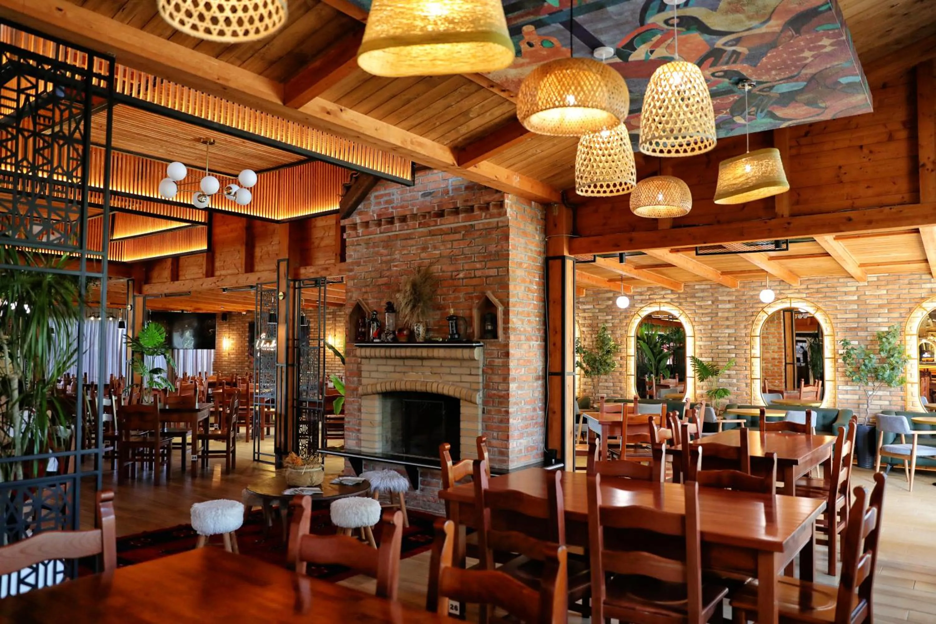 Restaurant/places to eat in Gardenland Resort