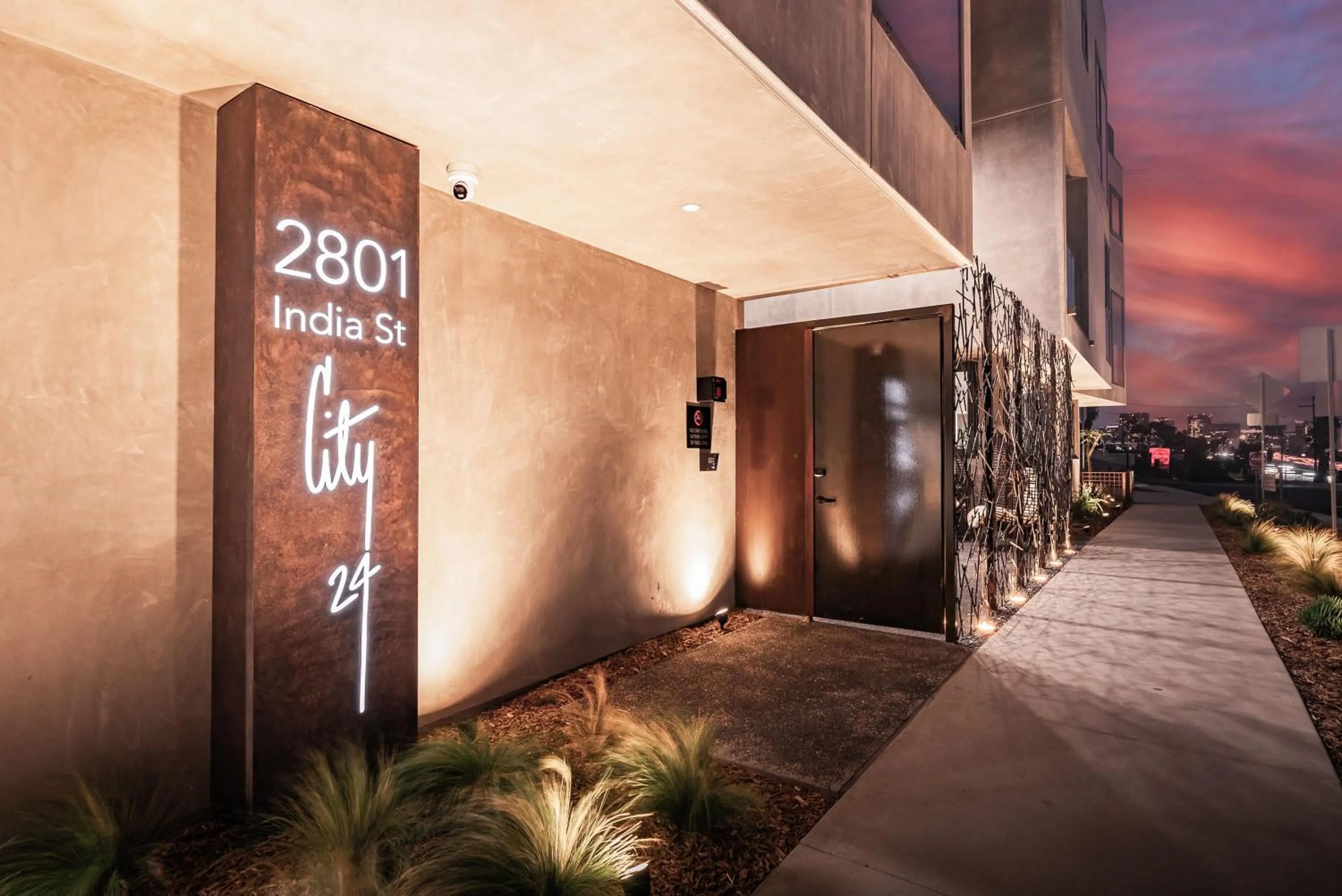 City24 Condo Hotel Little Italy Mission Hills