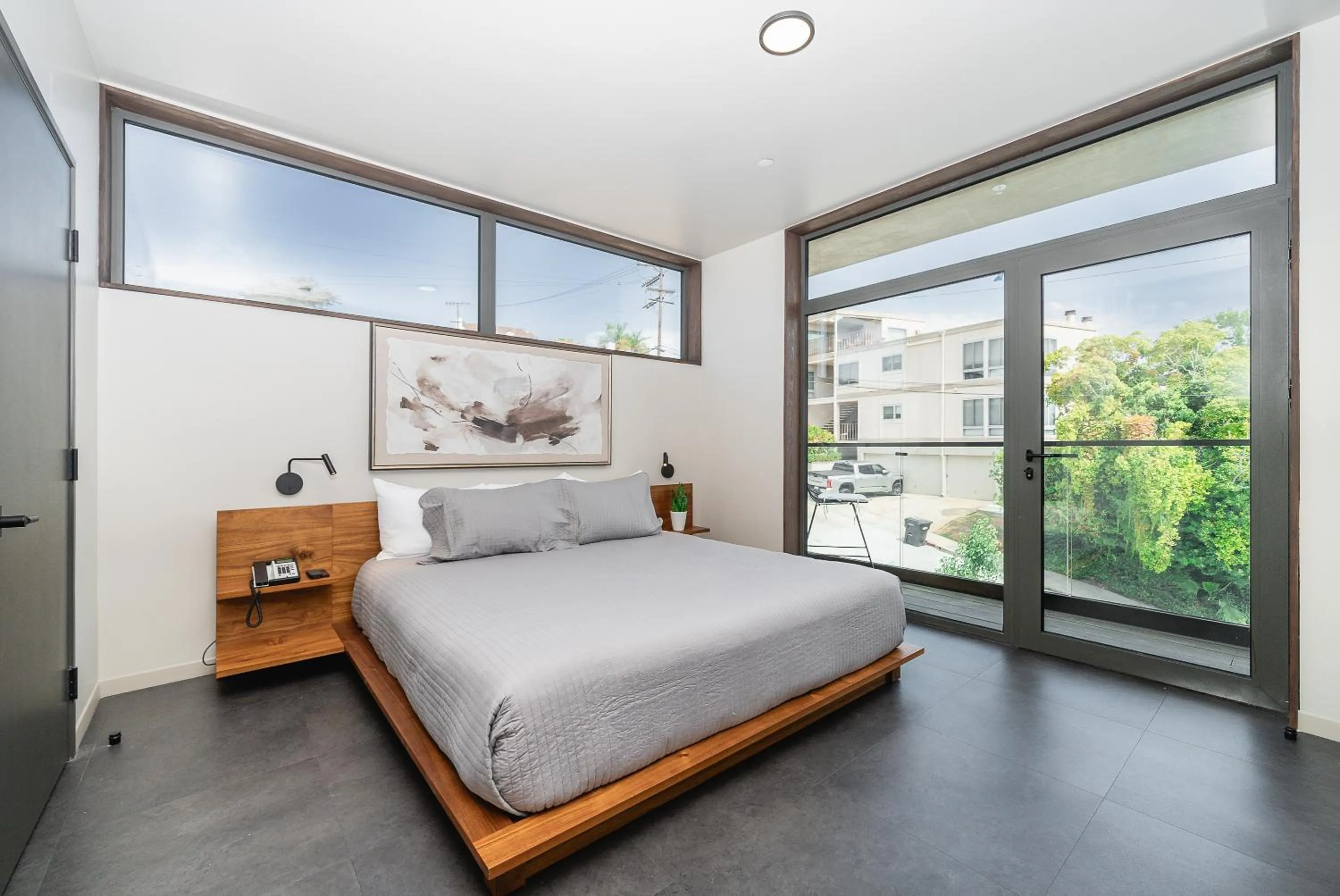 Bed in City24 Condo Hotel Little Italy Mission Hills