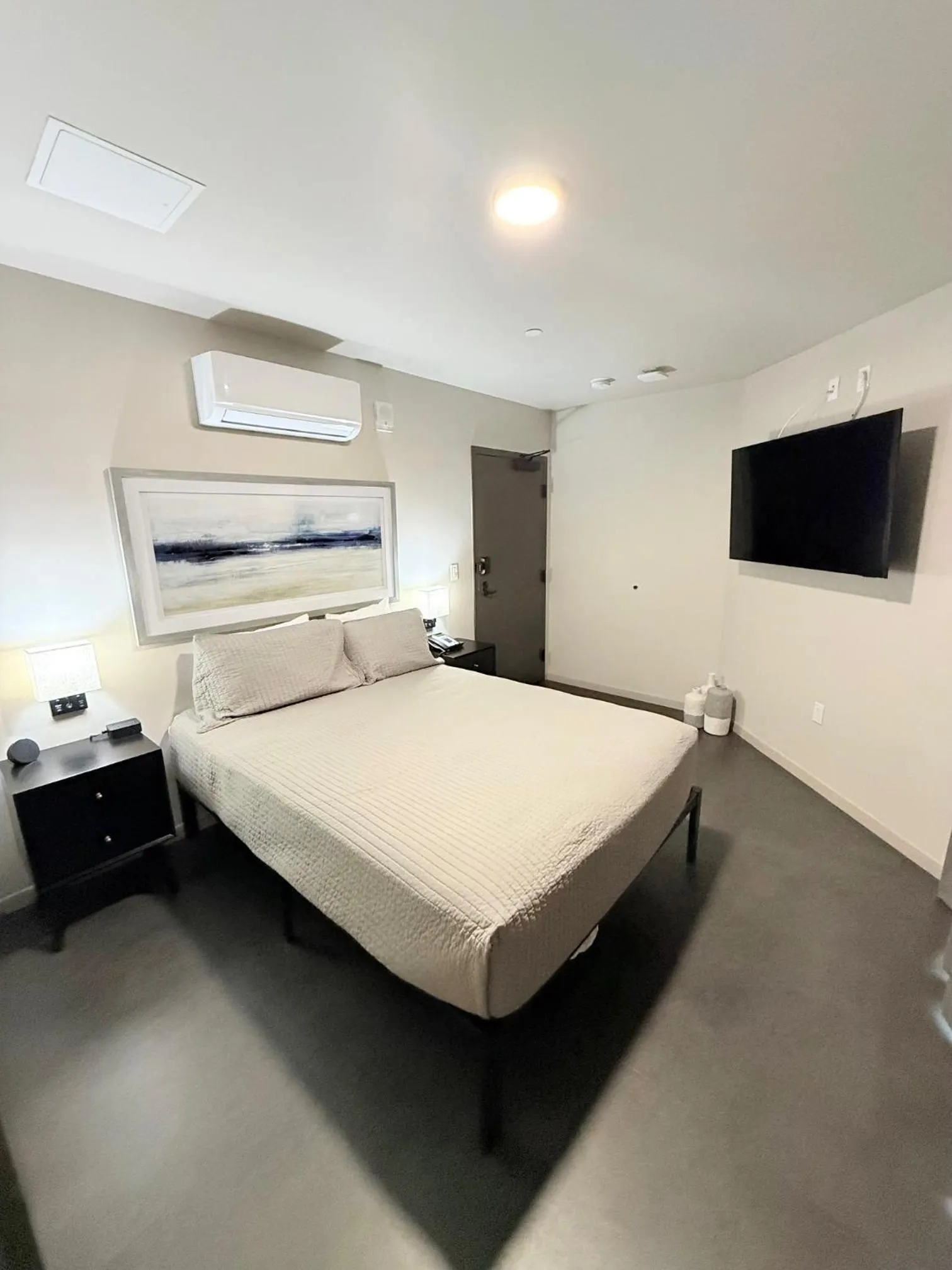 Bed in City24 Condo Hotel Little Italy Mission Hills