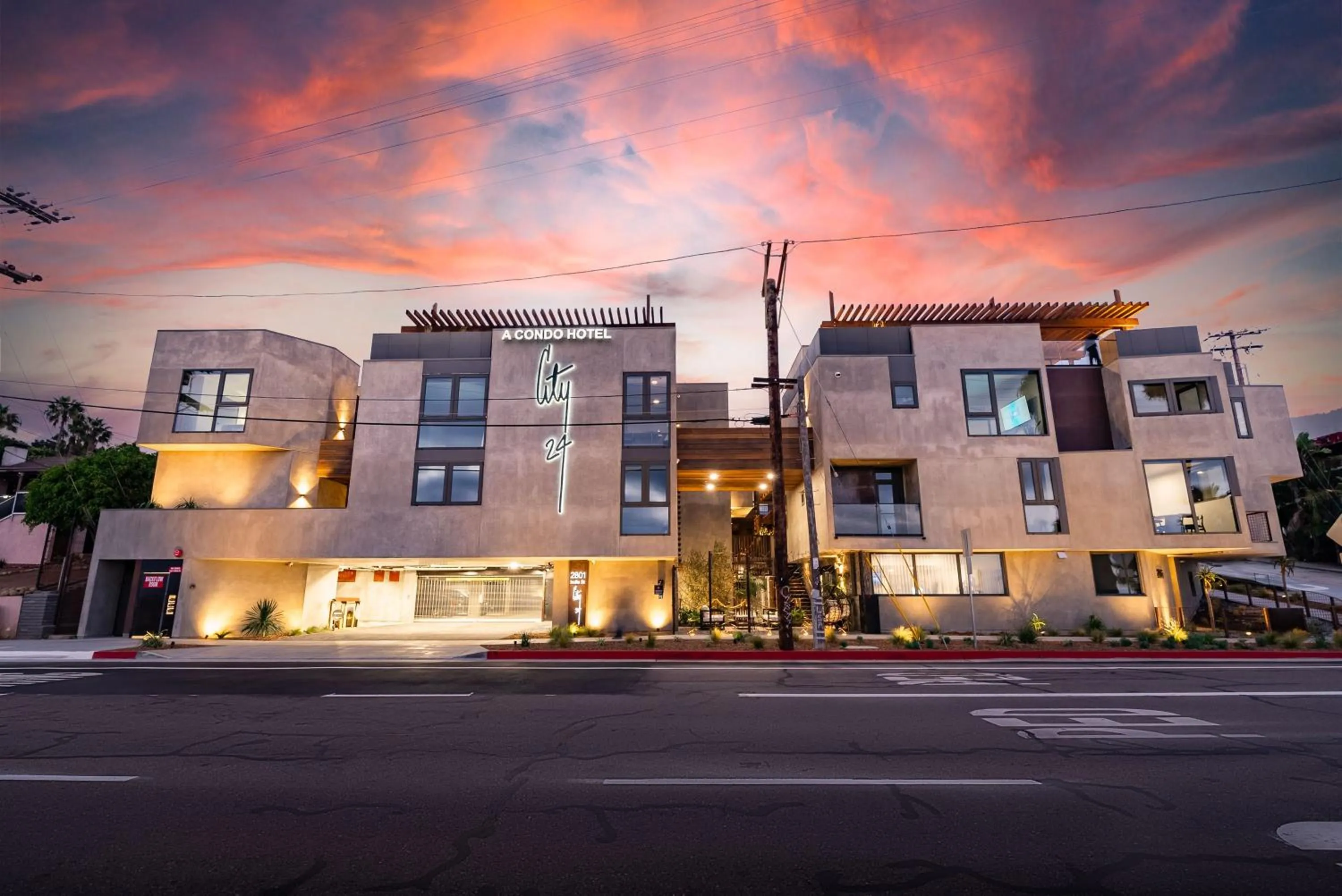 City24 Condo Hotel Little Italy Mission Hills