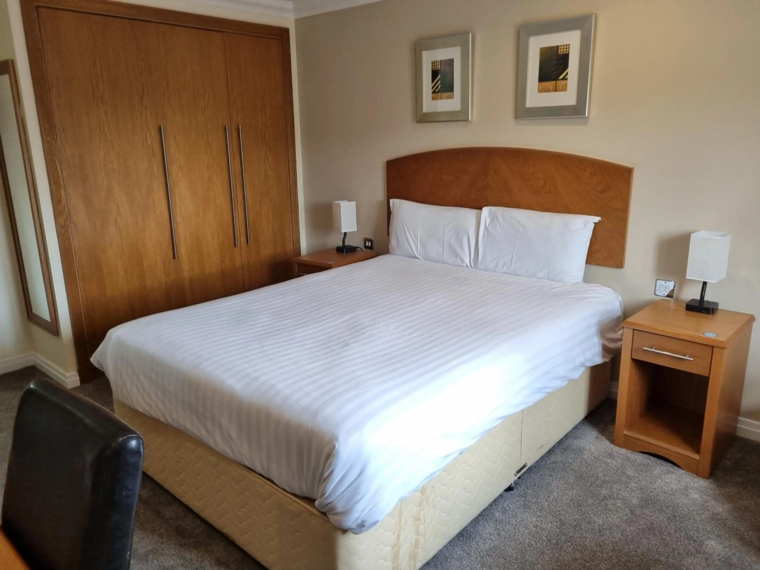 Photo of the whole room, Bed in Kegworth Hotel East Midlands Airport