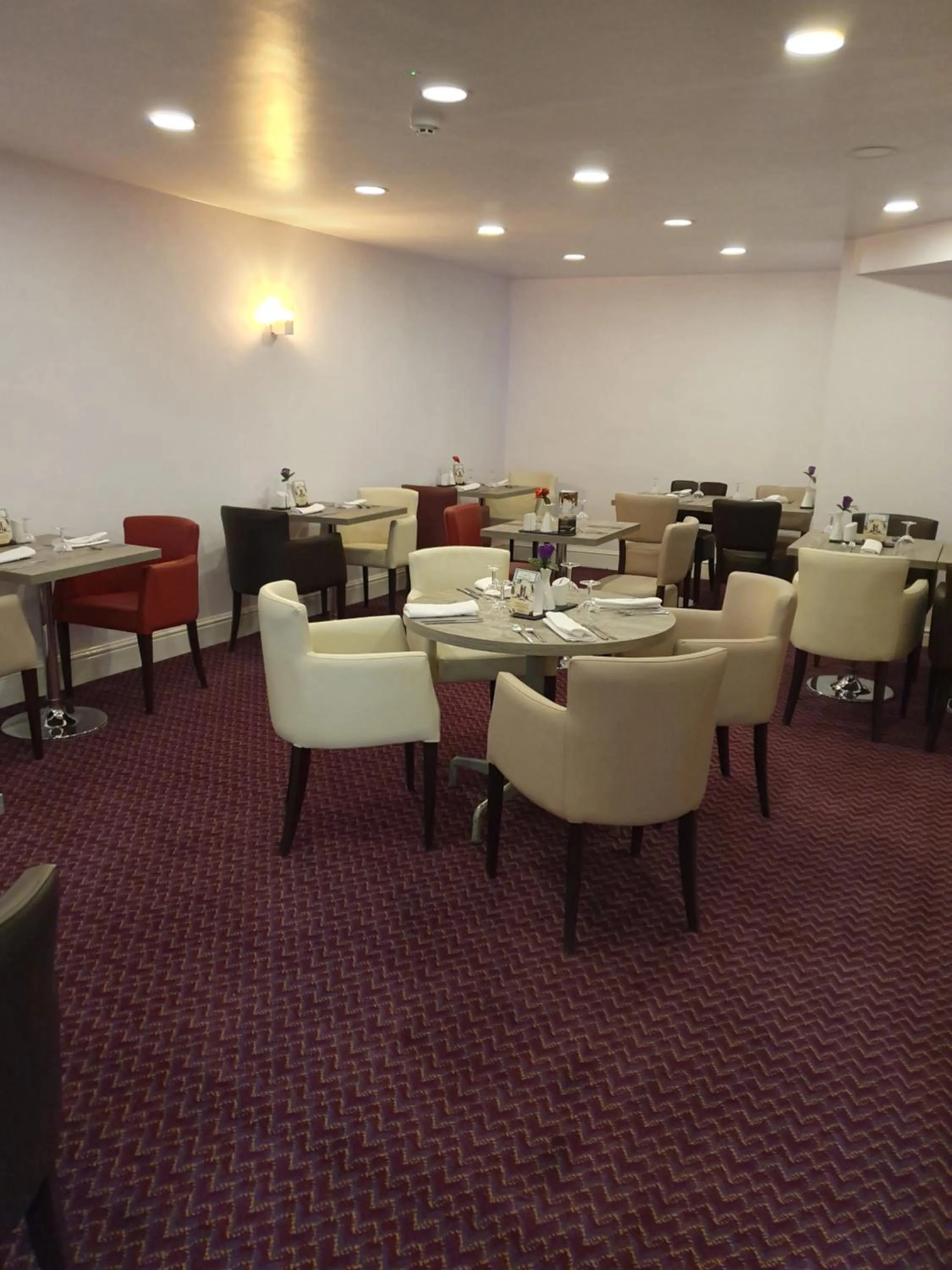 Restaurant/places to eat in Kegworth Hotel East Midlands Airport
