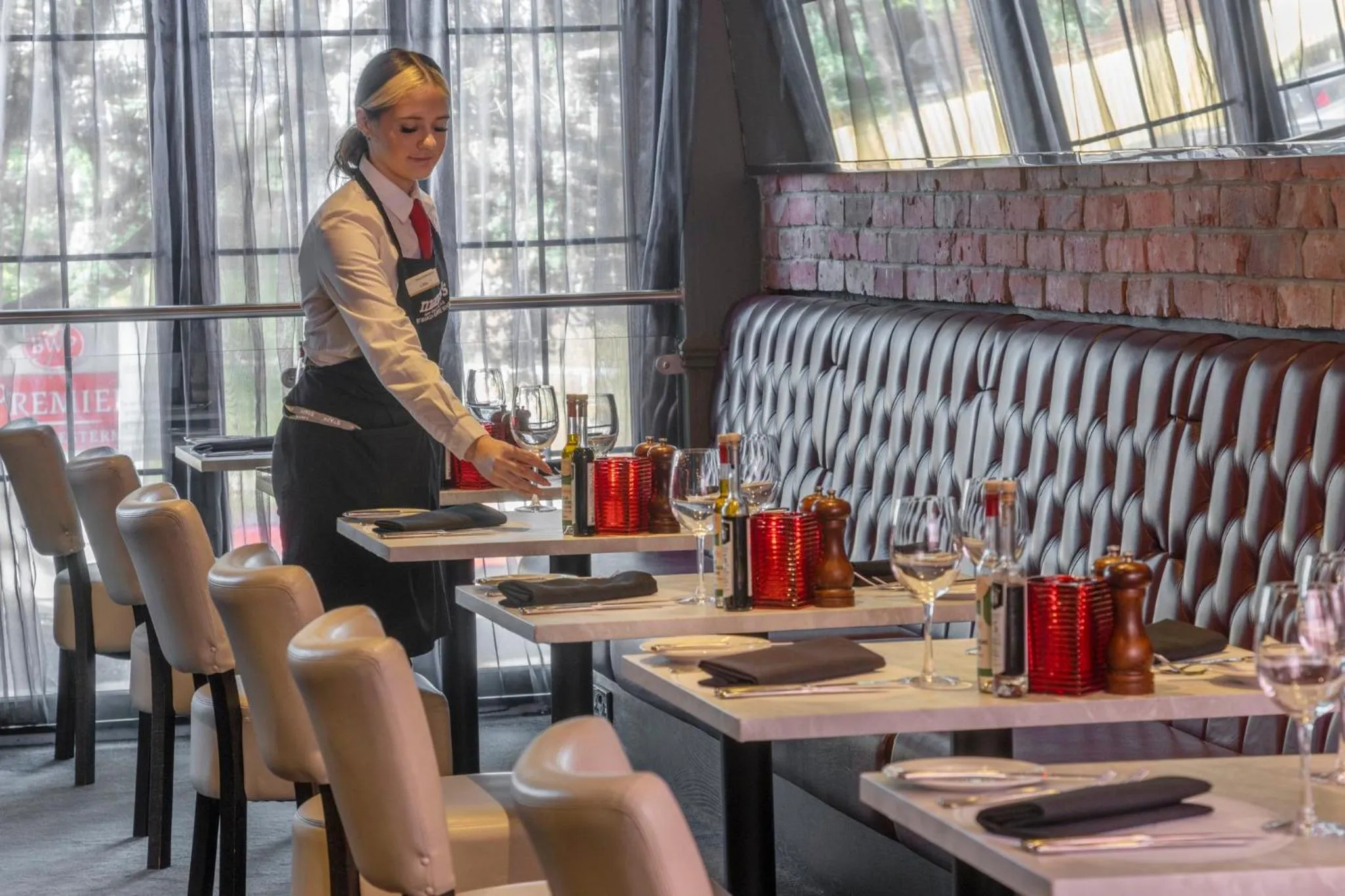 Restaurant/places to eat in Best Western Premier EMA Yew Lodge Hotel