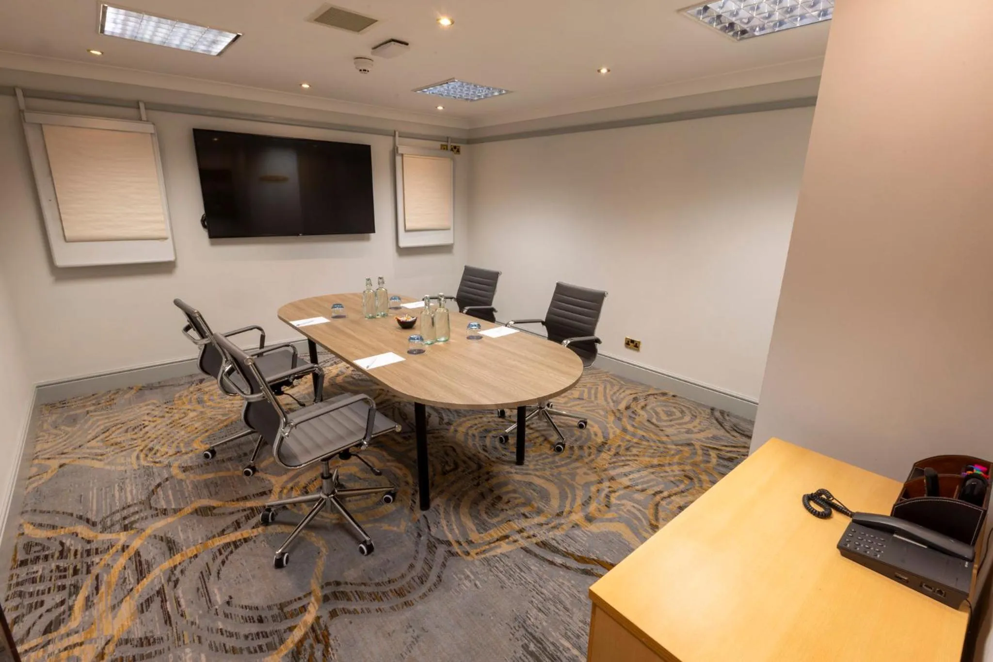 Meeting/conference room in Crowne Plaza East Midlands Airport by IHG