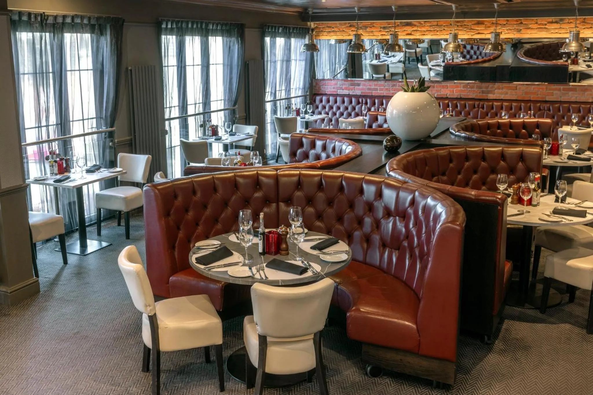 Restaurant/places to eat in Best Western Premier EMA Yew Lodge Hotel