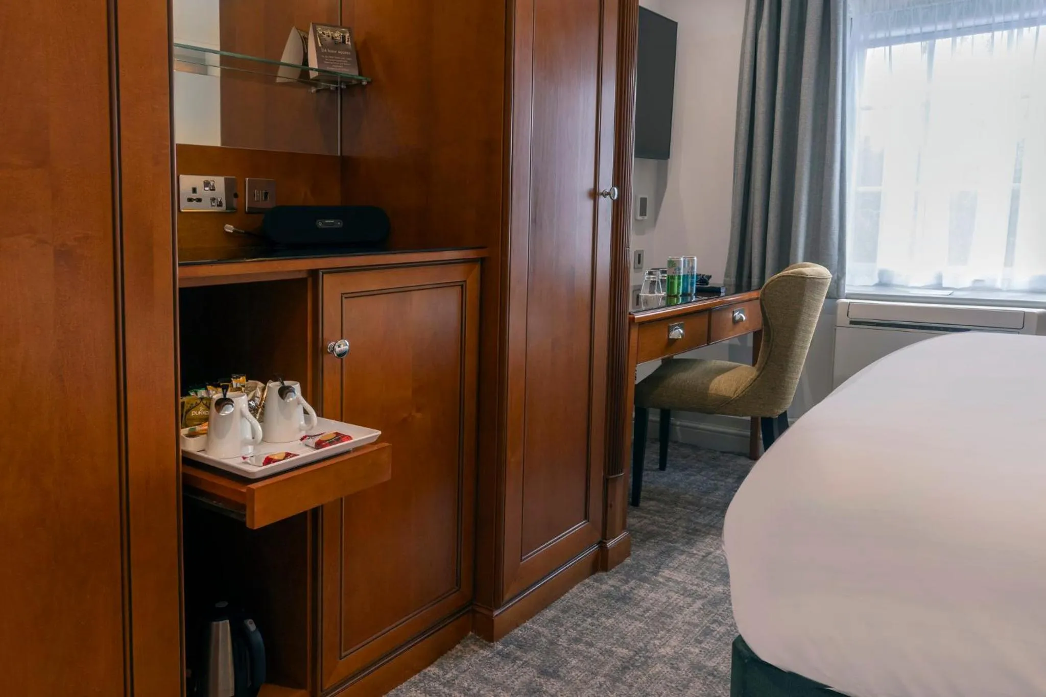 Photo of the whole room, Bed in Best Western Premier EMA Yew Lodge Hotel