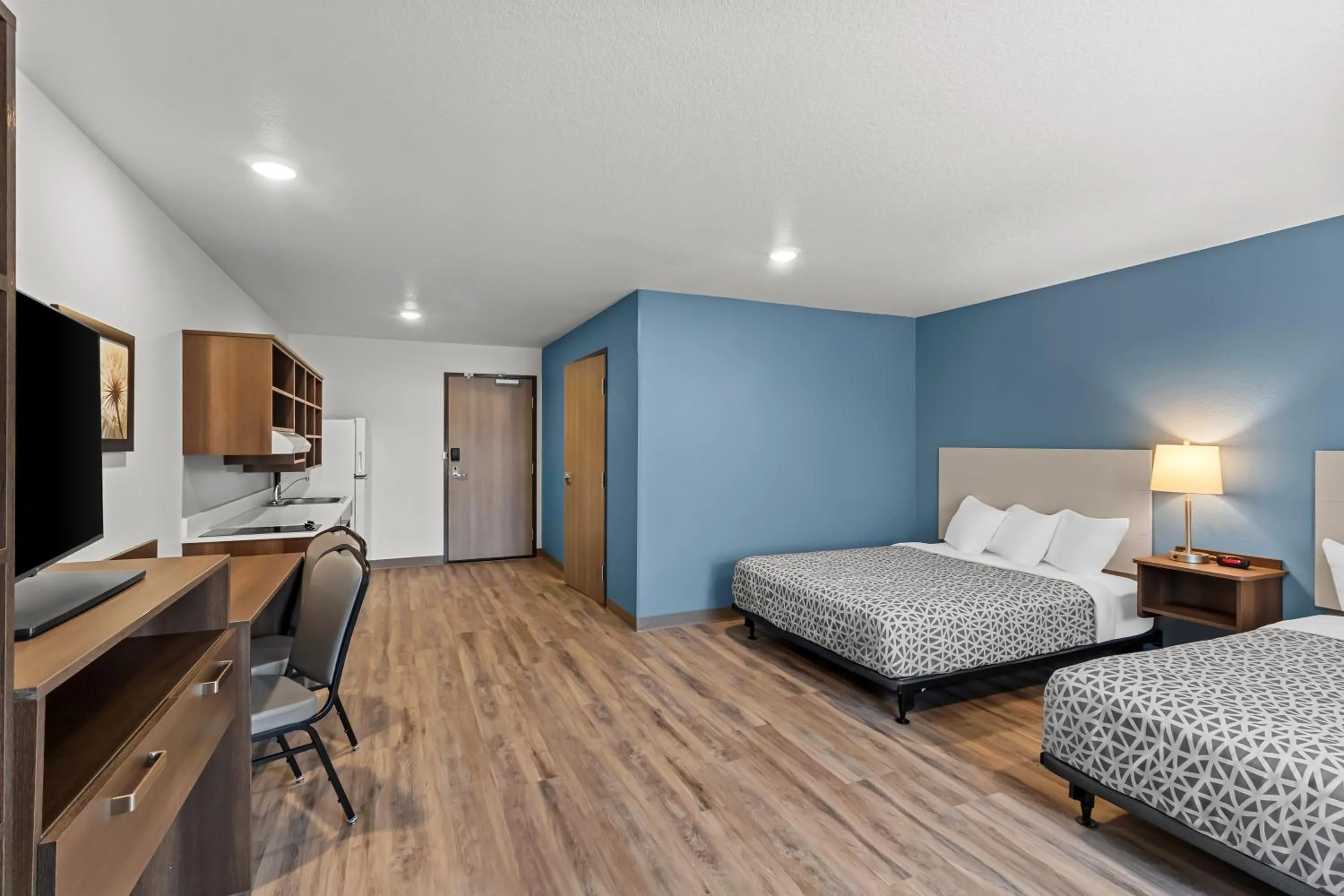Bedroom, Bed in WoodSpring Suites Beaverton - Portland West