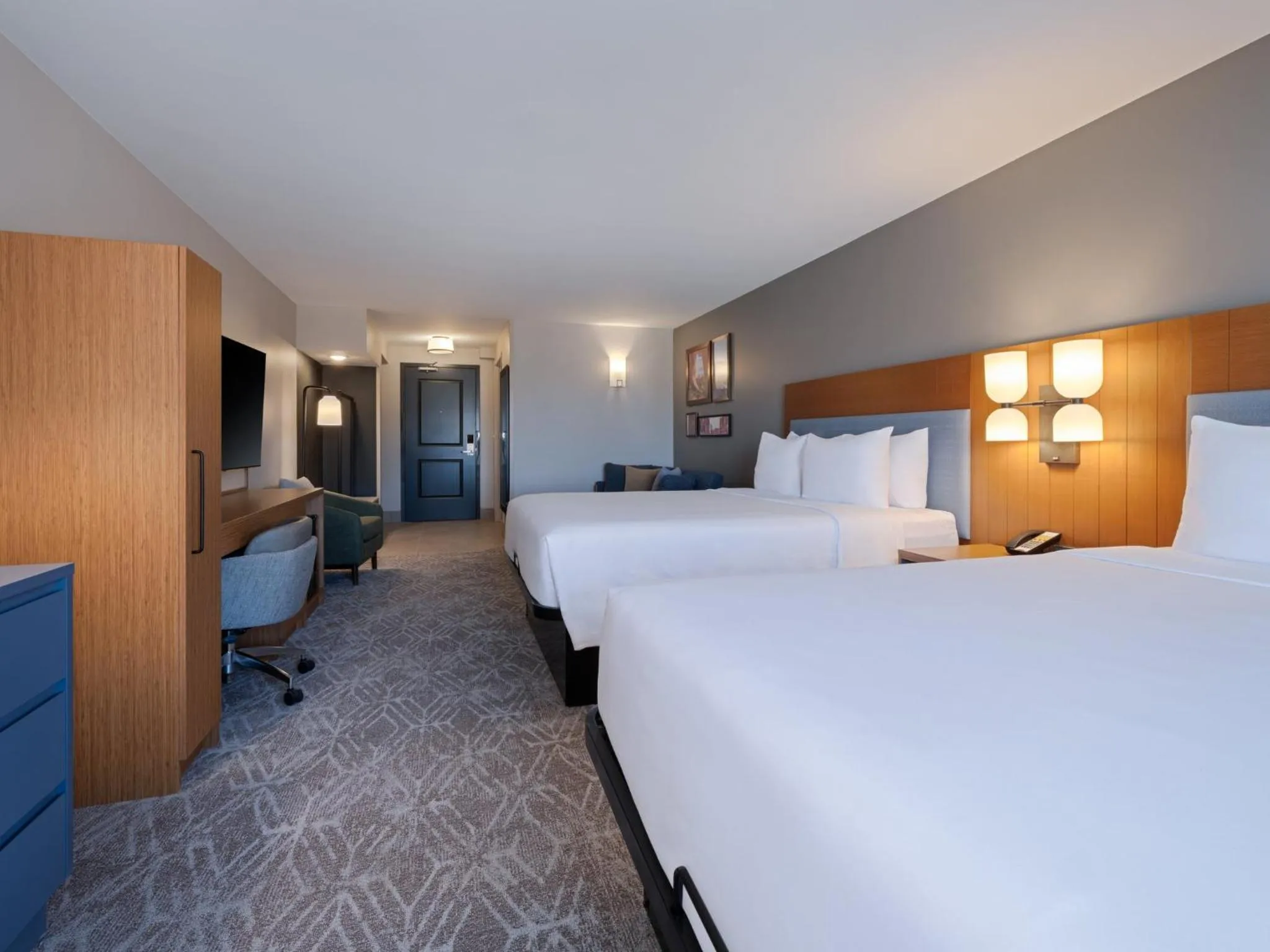 Photo of the whole room, Bed in voco Moab by IHG