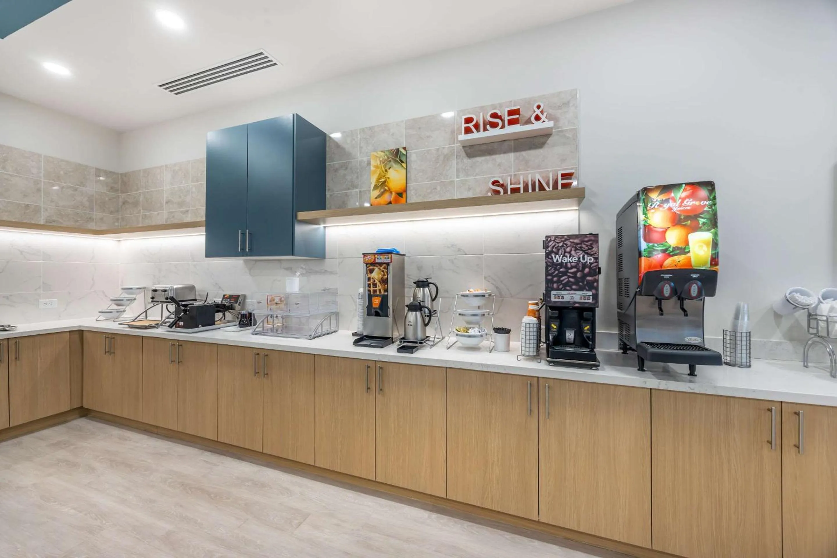 Breakfast in Comfort Inn & Suites Nashville