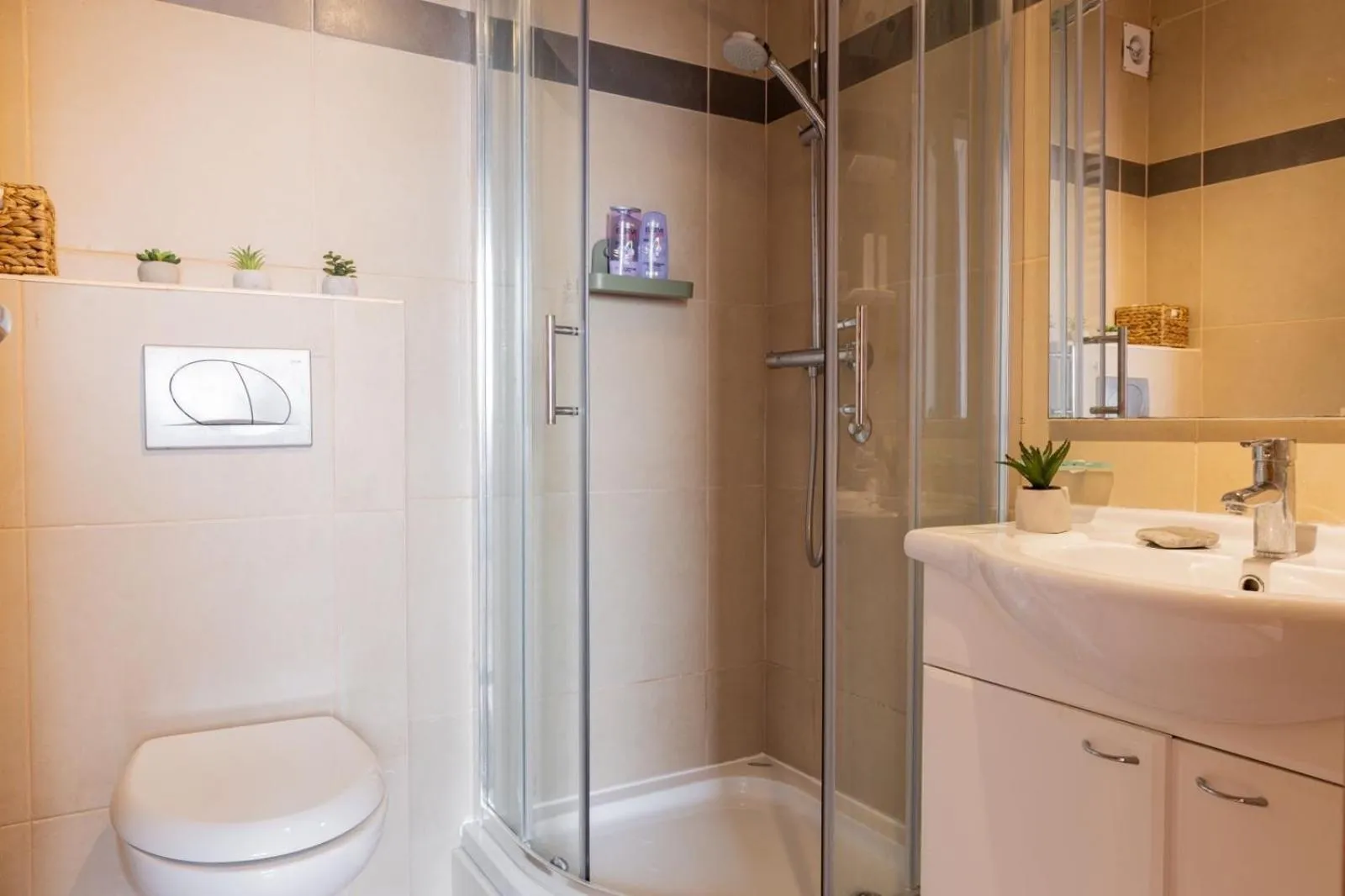 Bathroom in Luxe Azure Residence