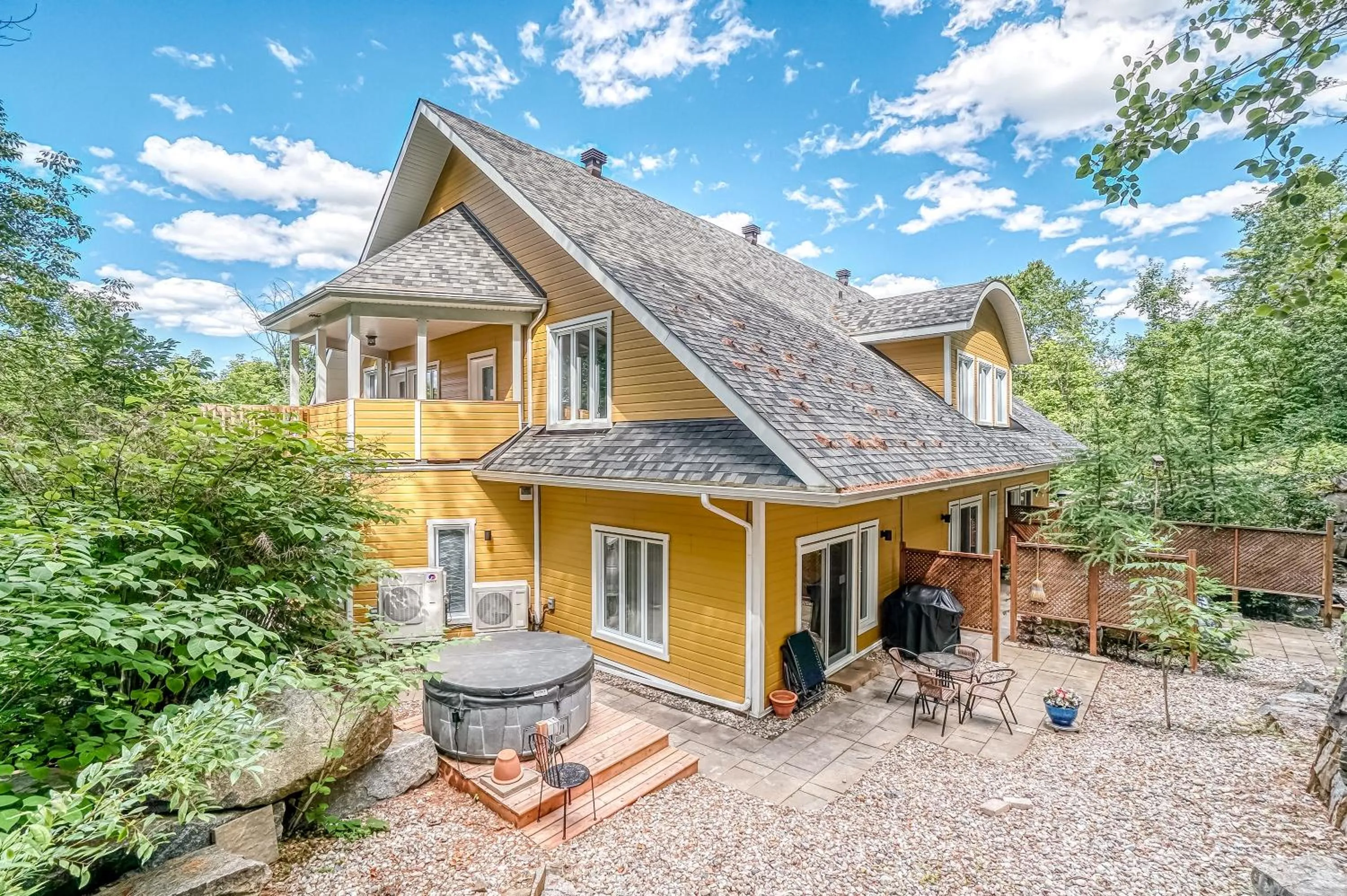 Property building in Belle de Nuit