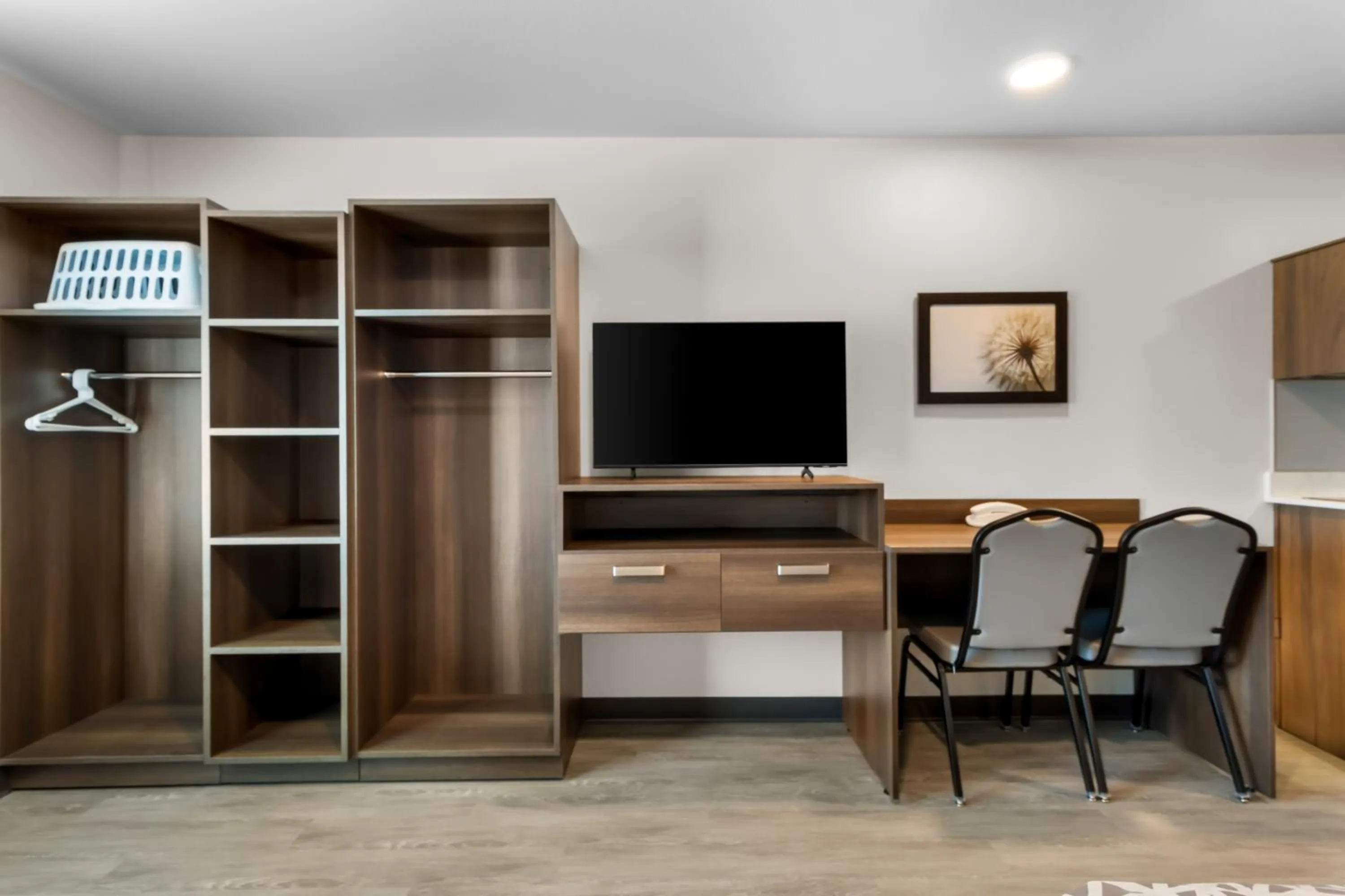 Bedroom in WoodSpring Suites Palmdale - Lancaster