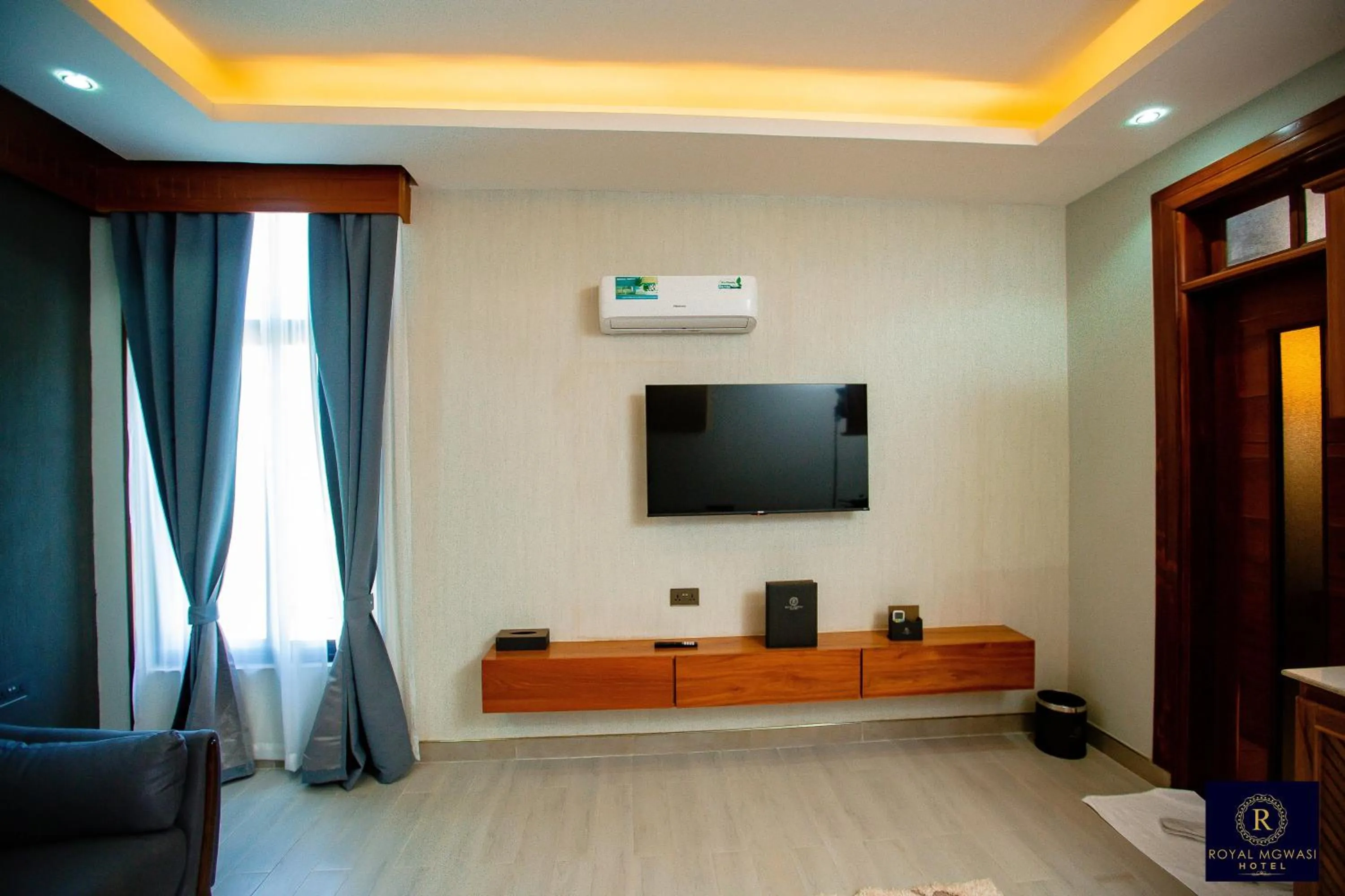 TV and multimedia in Royal Mgwasi Hotel