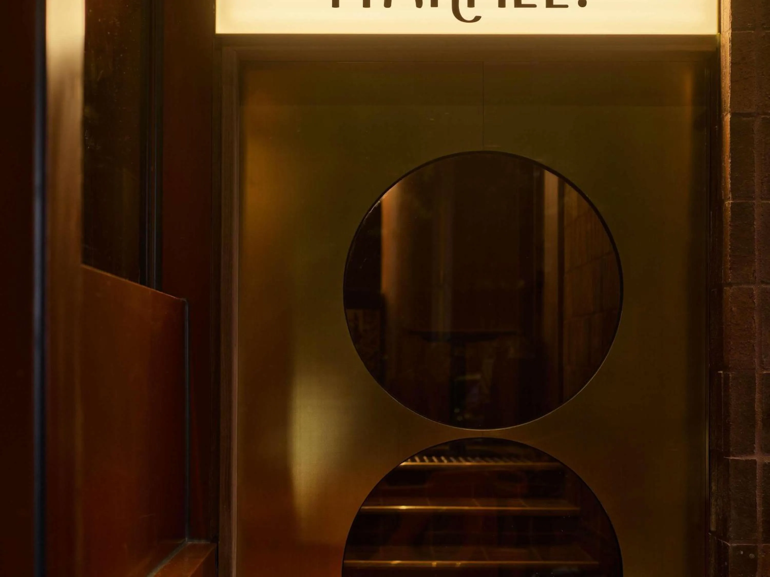 Restaurant/places to eat in Hyde Melbourne Place