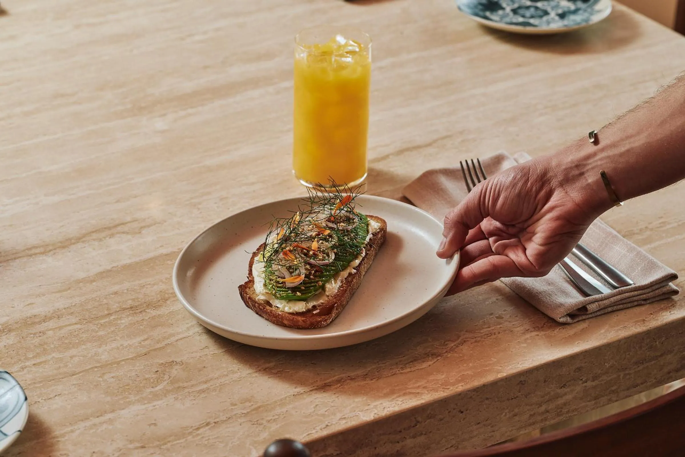 Breakfast in Hyde Melbourne Place